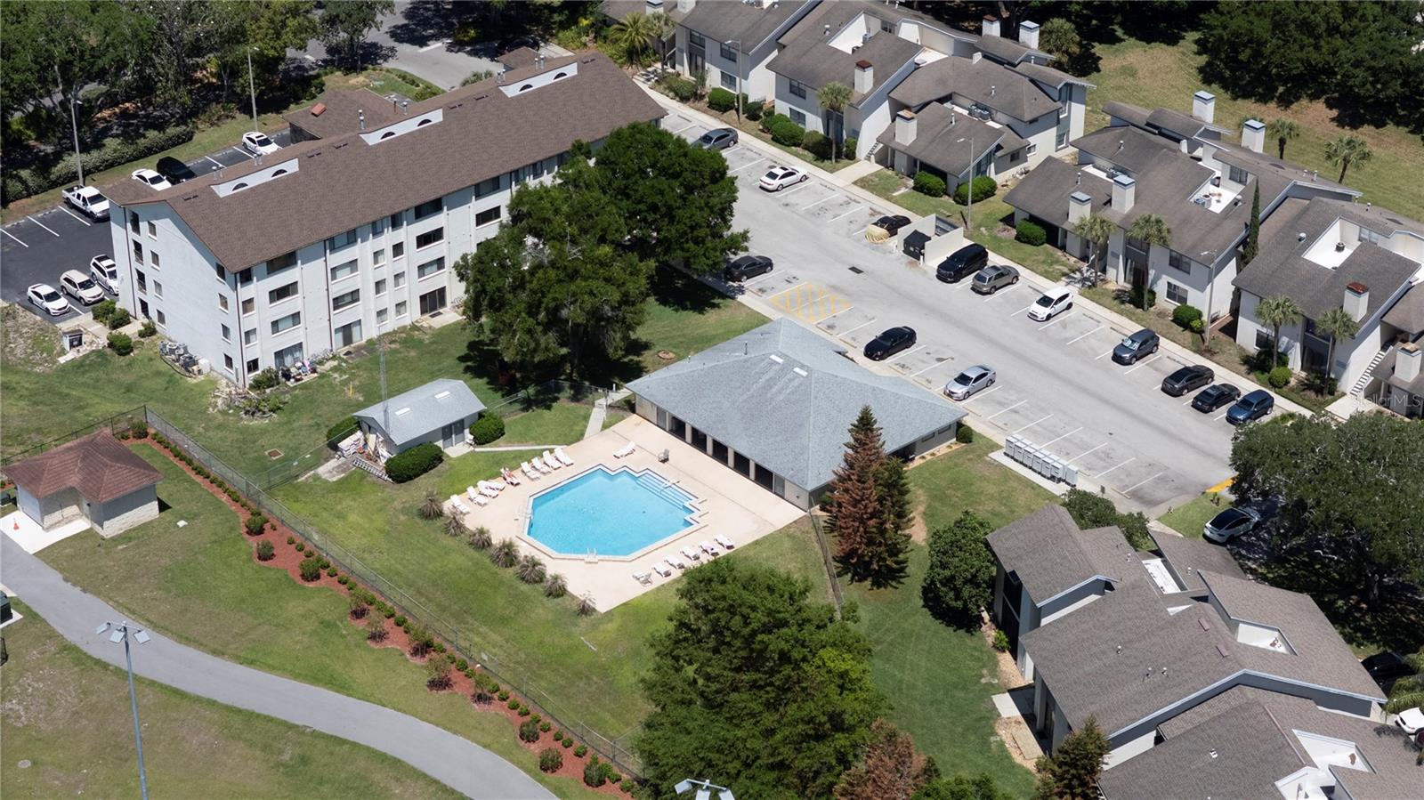 TOWNHOUSES AT PARK LAKE - Residential