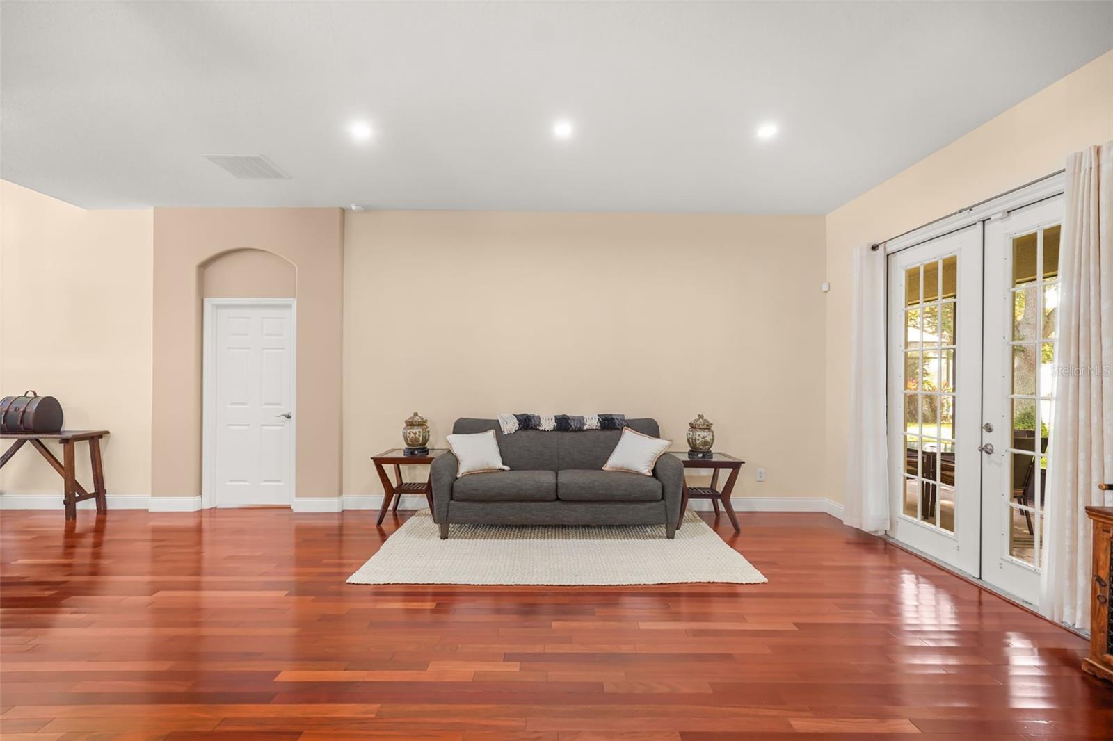 9836 MARSH POINTE DRIVE