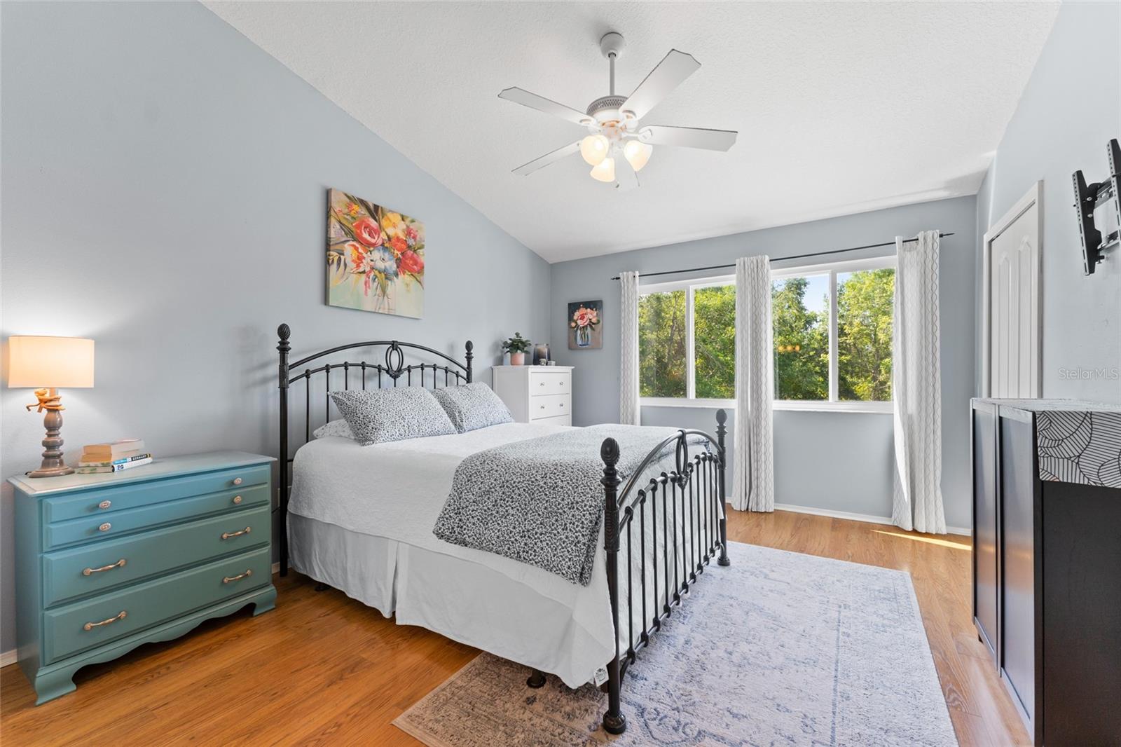 1044 KENNEWICK COURT