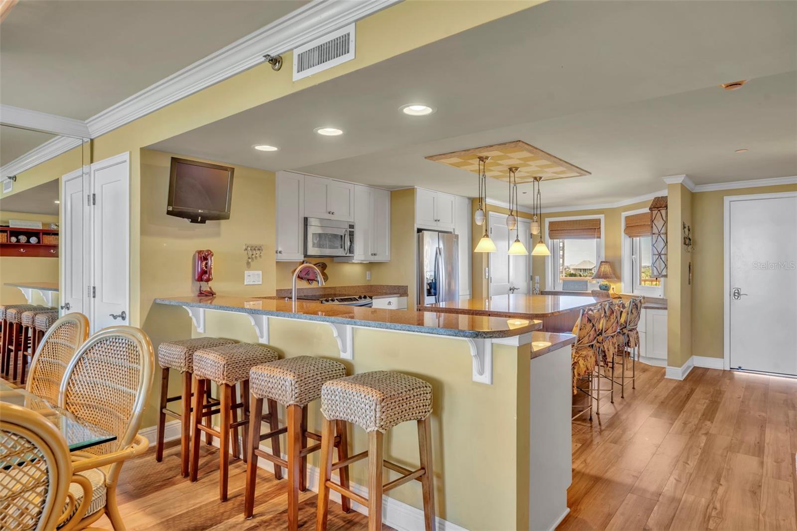 257 MINORCA BEACH WAY 406