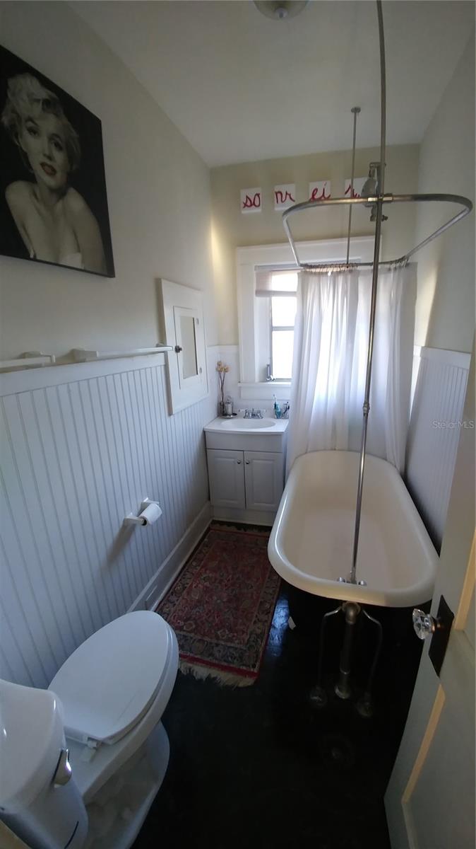 ST PETERSBURG INVESTMENT CO SUB - Residential Lease