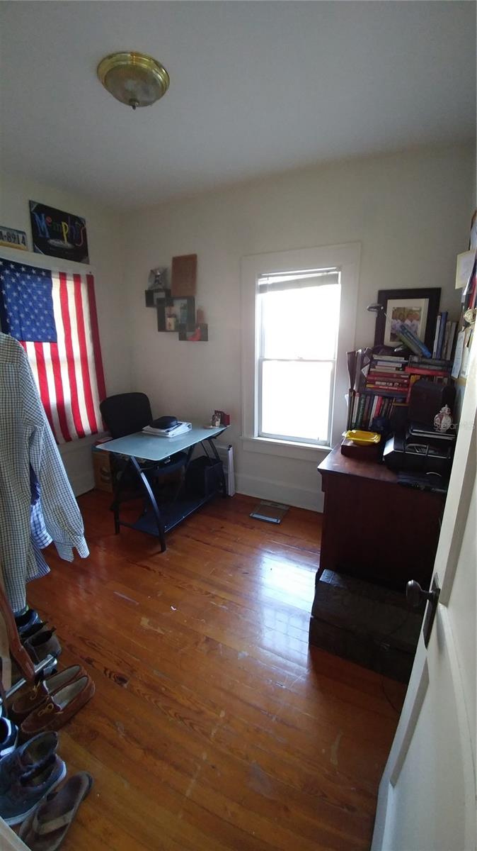 ST PETERSBURG INVESTMENT CO SUB - Residential Lease