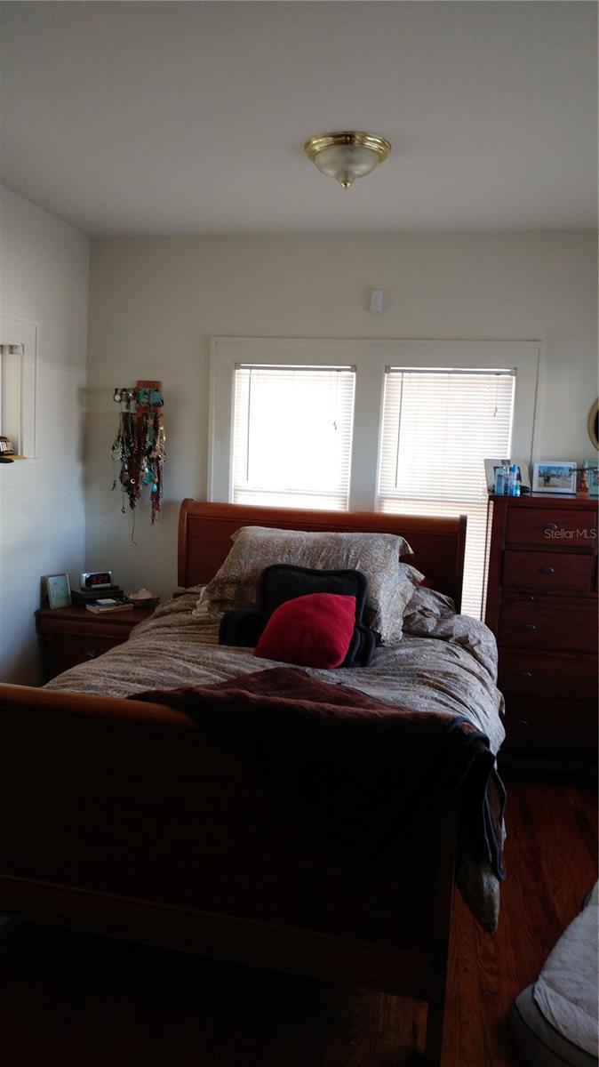 ST PETERSBURG INVESTMENT CO SUB - Residential Lease