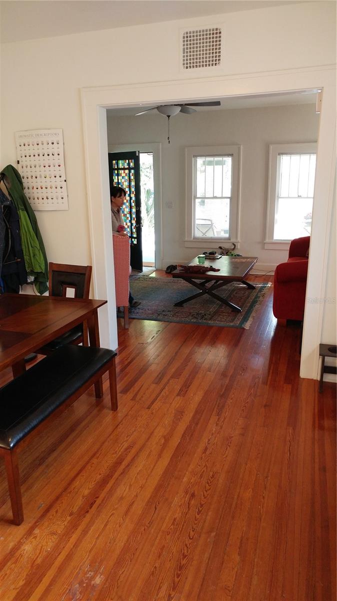 ST PETERSBURG INVESTMENT CO SUB - Residential Lease