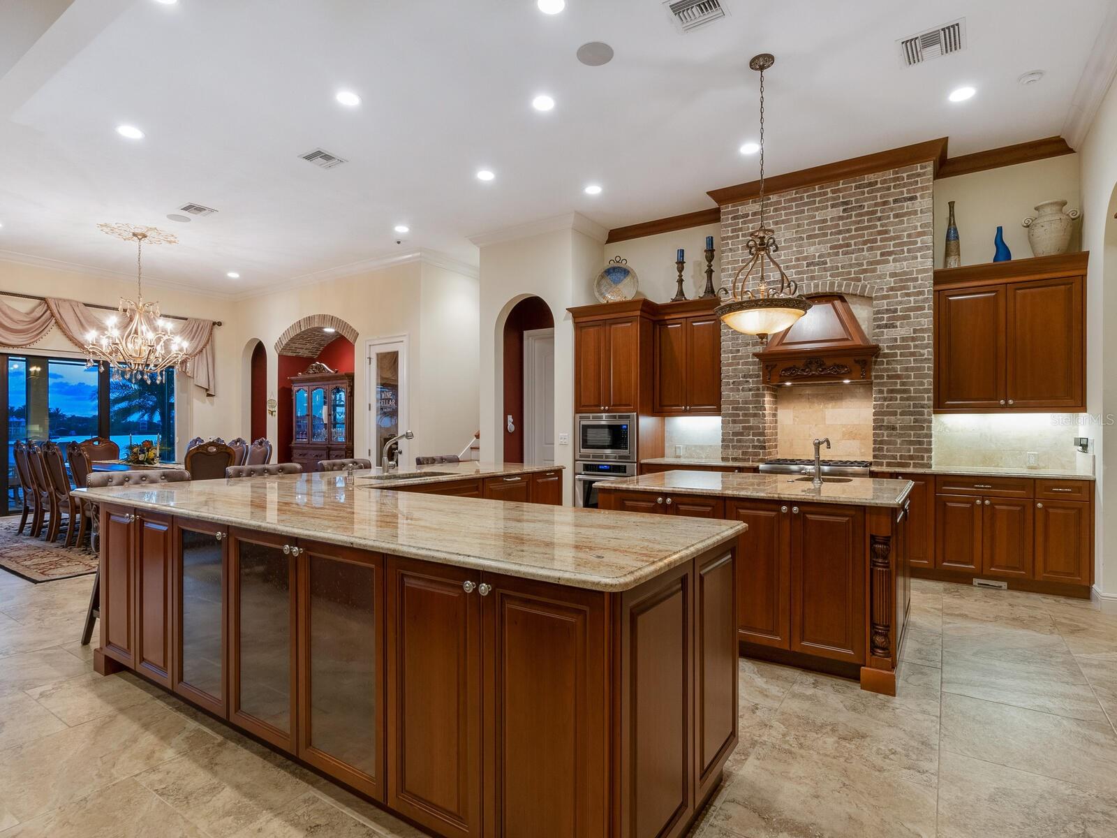 BLACKBURN RIDGE - Residential