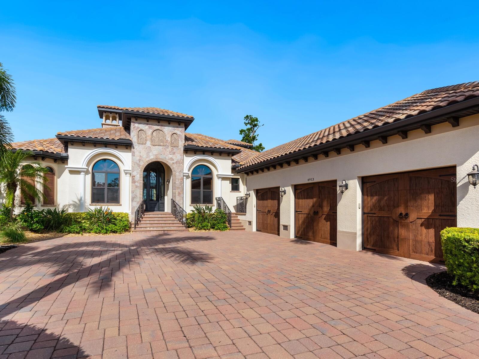 BLACKBURN RIDGE - Residential