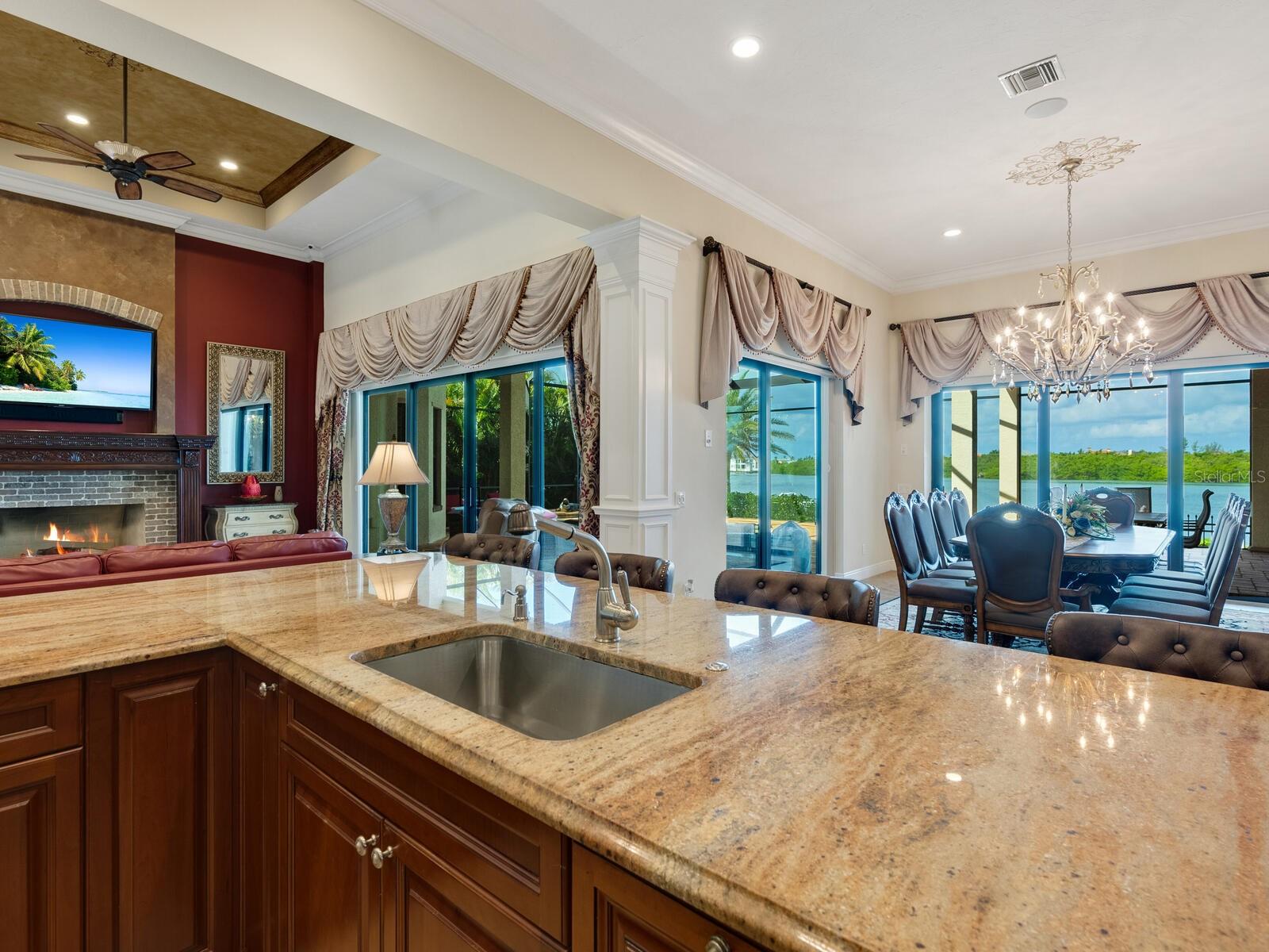 BLACKBURN RIDGE - Residential