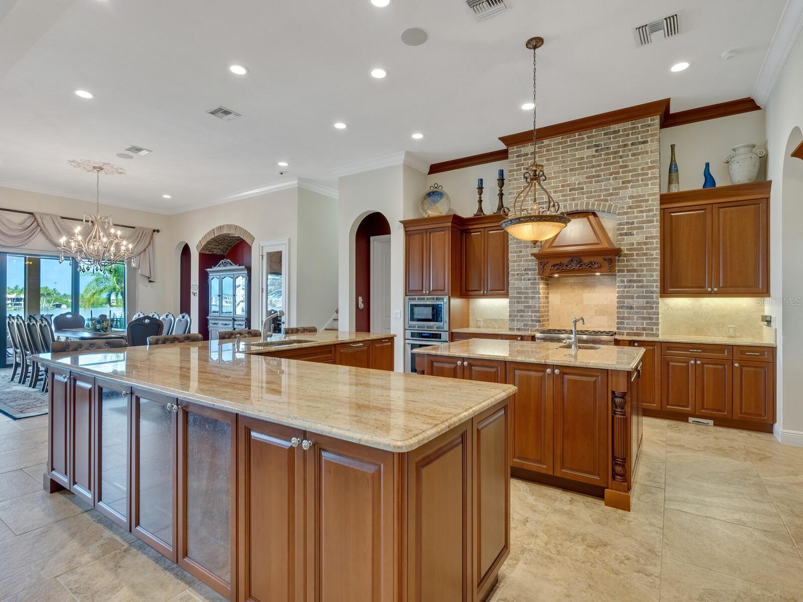 BLACKBURN RIDGE - Residential