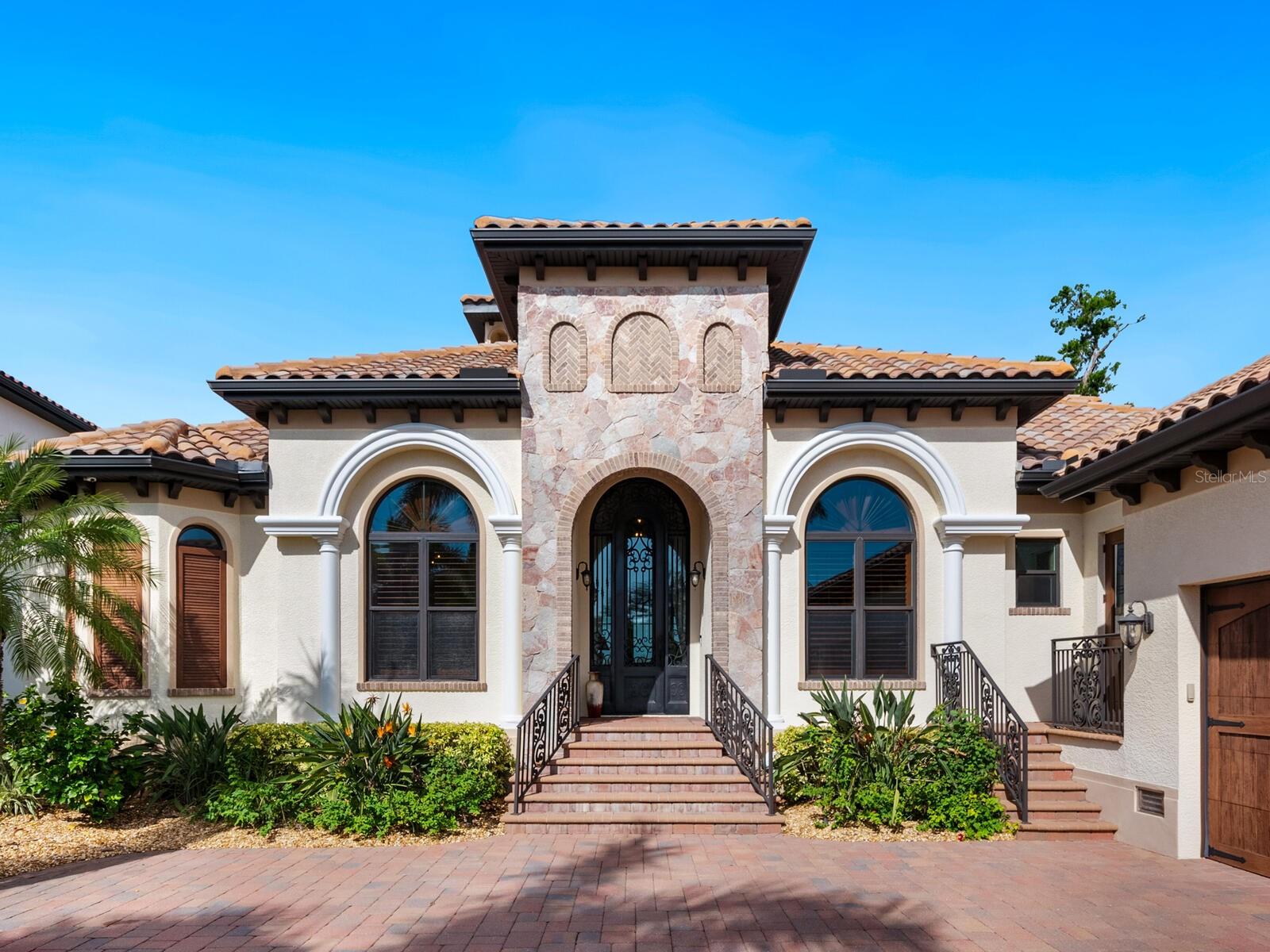 BLACKBURN RIDGE - Residential