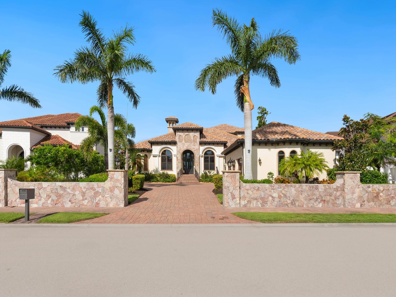 BLACKBURN RIDGE - Residential