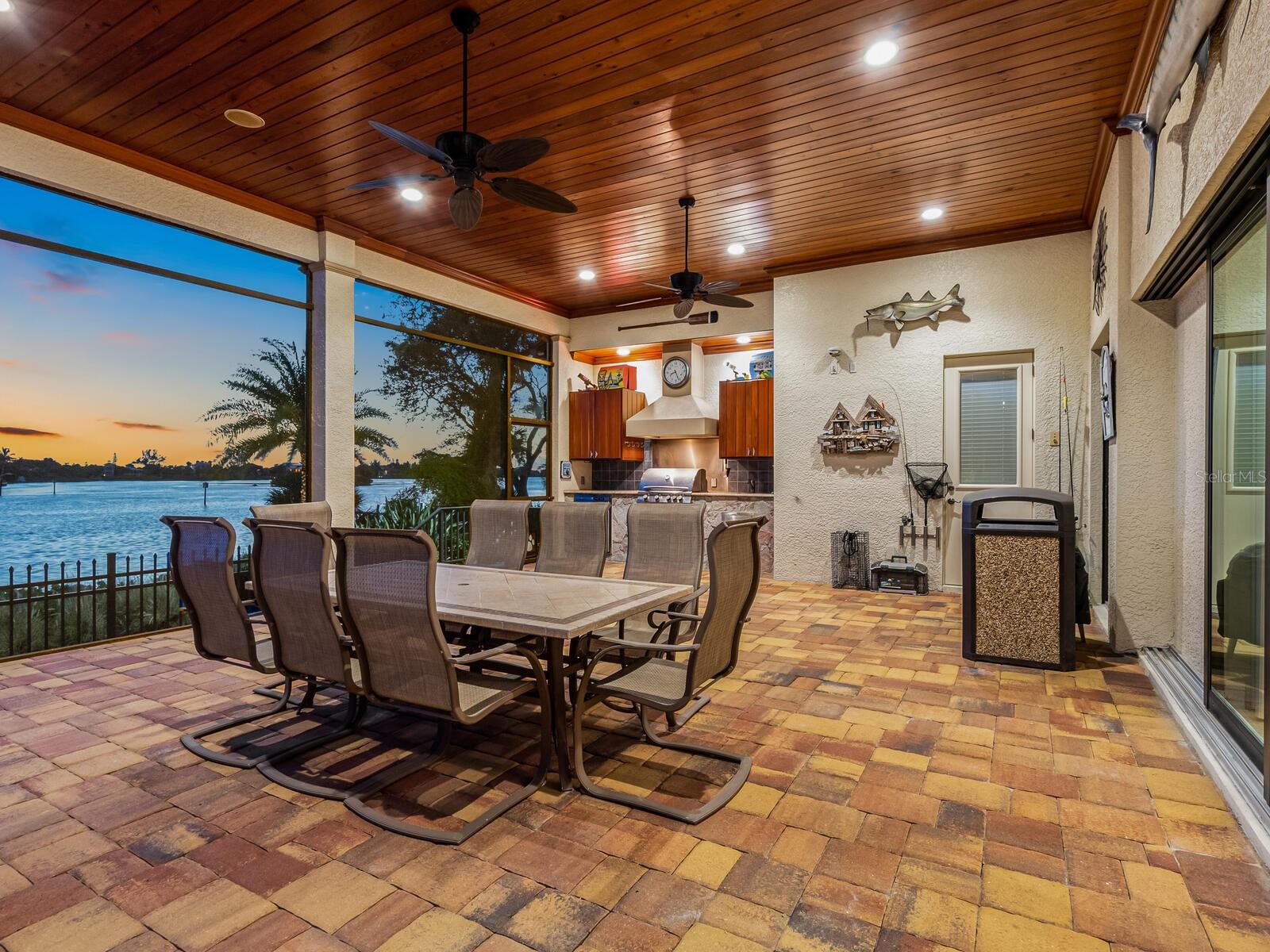 BLACKBURN RIDGE - Residential