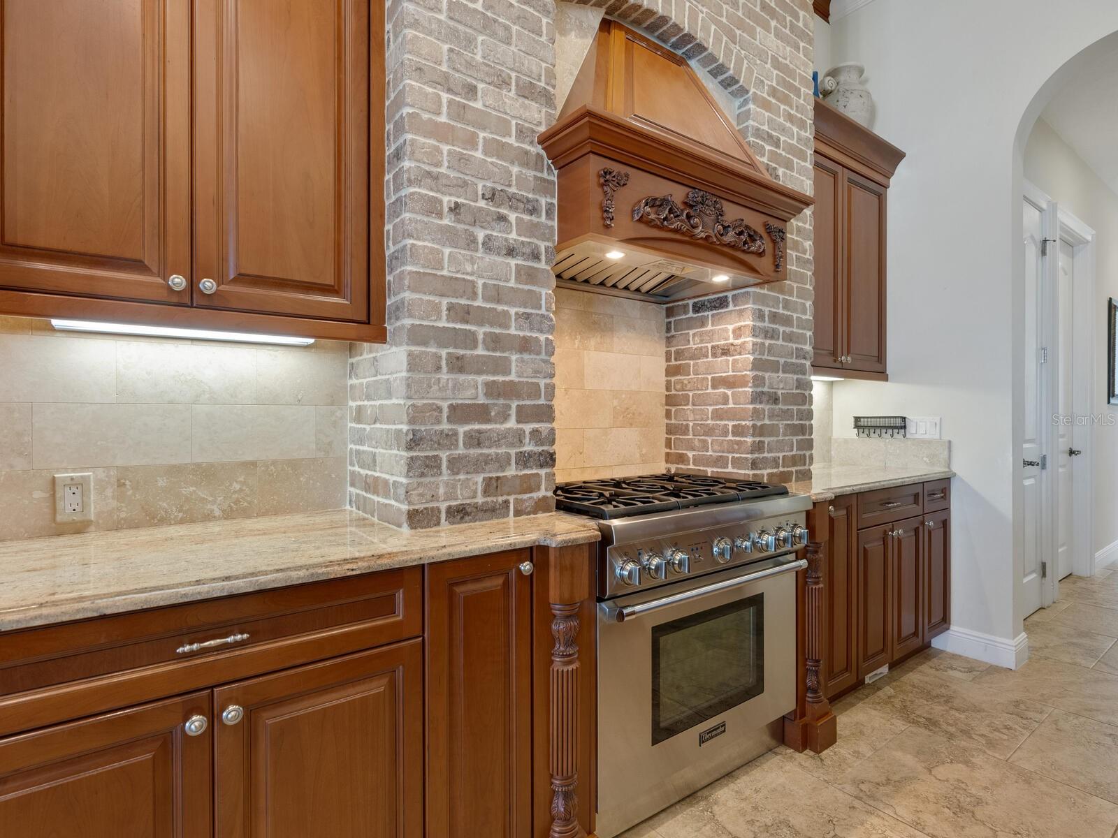 BLACKBURN RIDGE - Residential