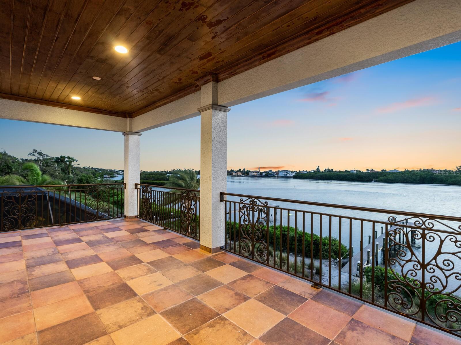 BLACKBURN RIDGE - Residential