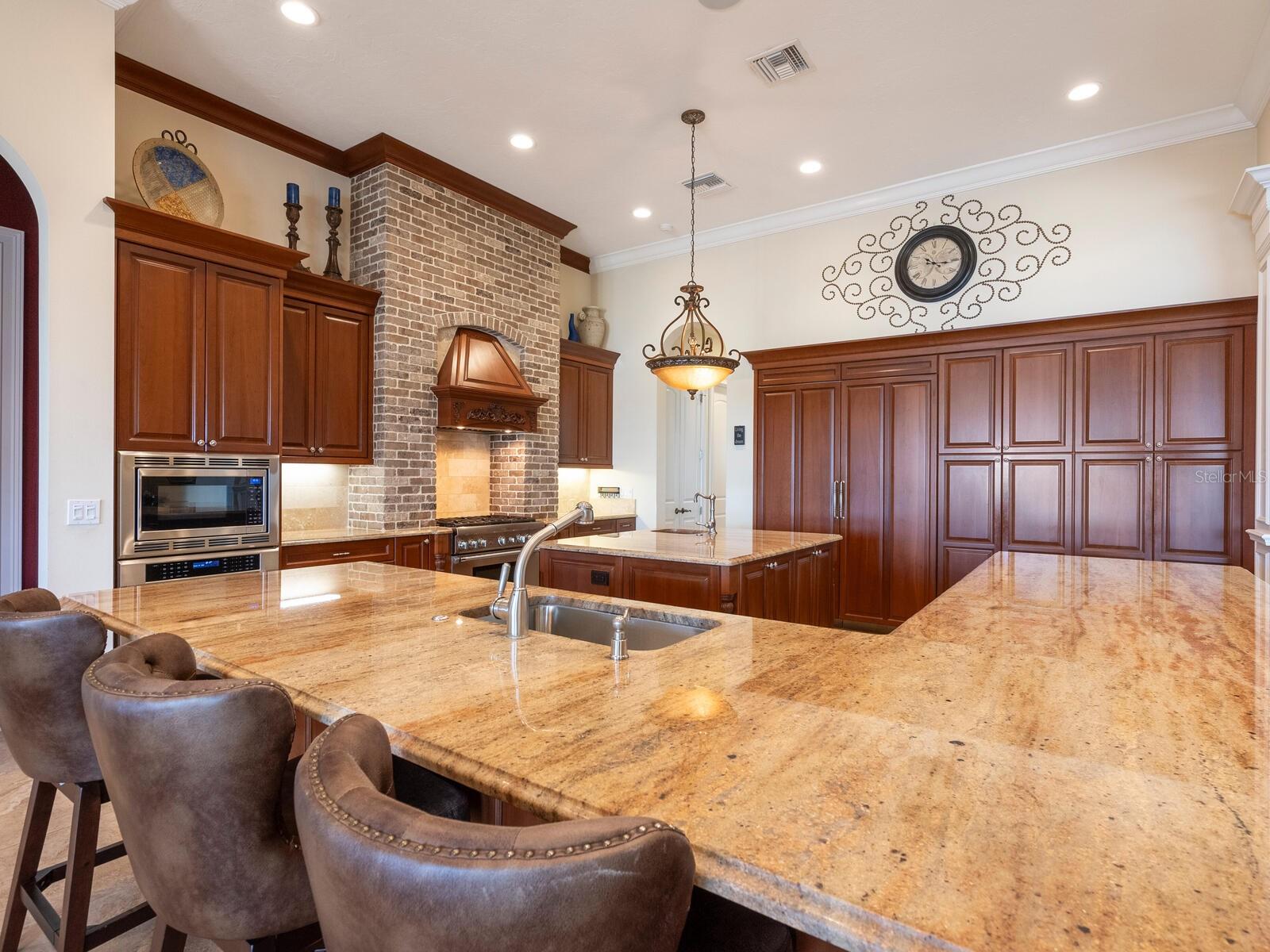 BLACKBURN RIDGE - Residential