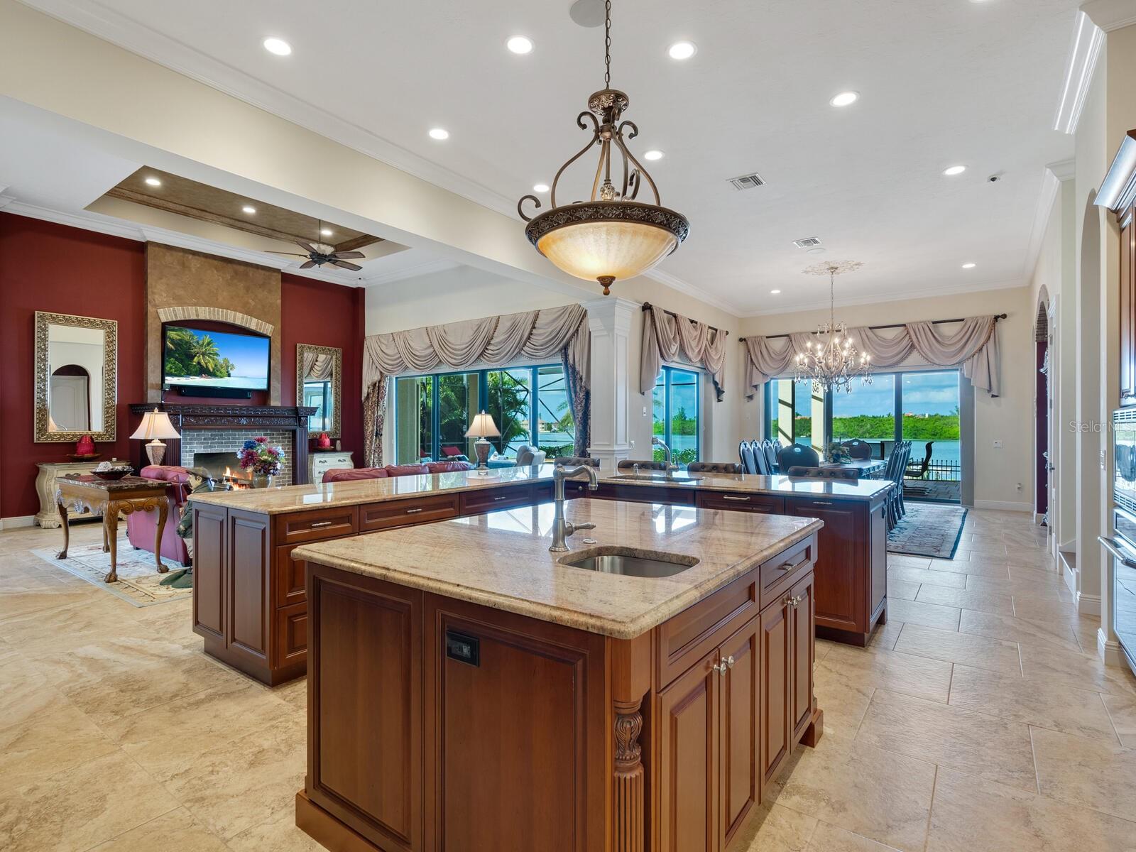 BLACKBURN RIDGE - Residential