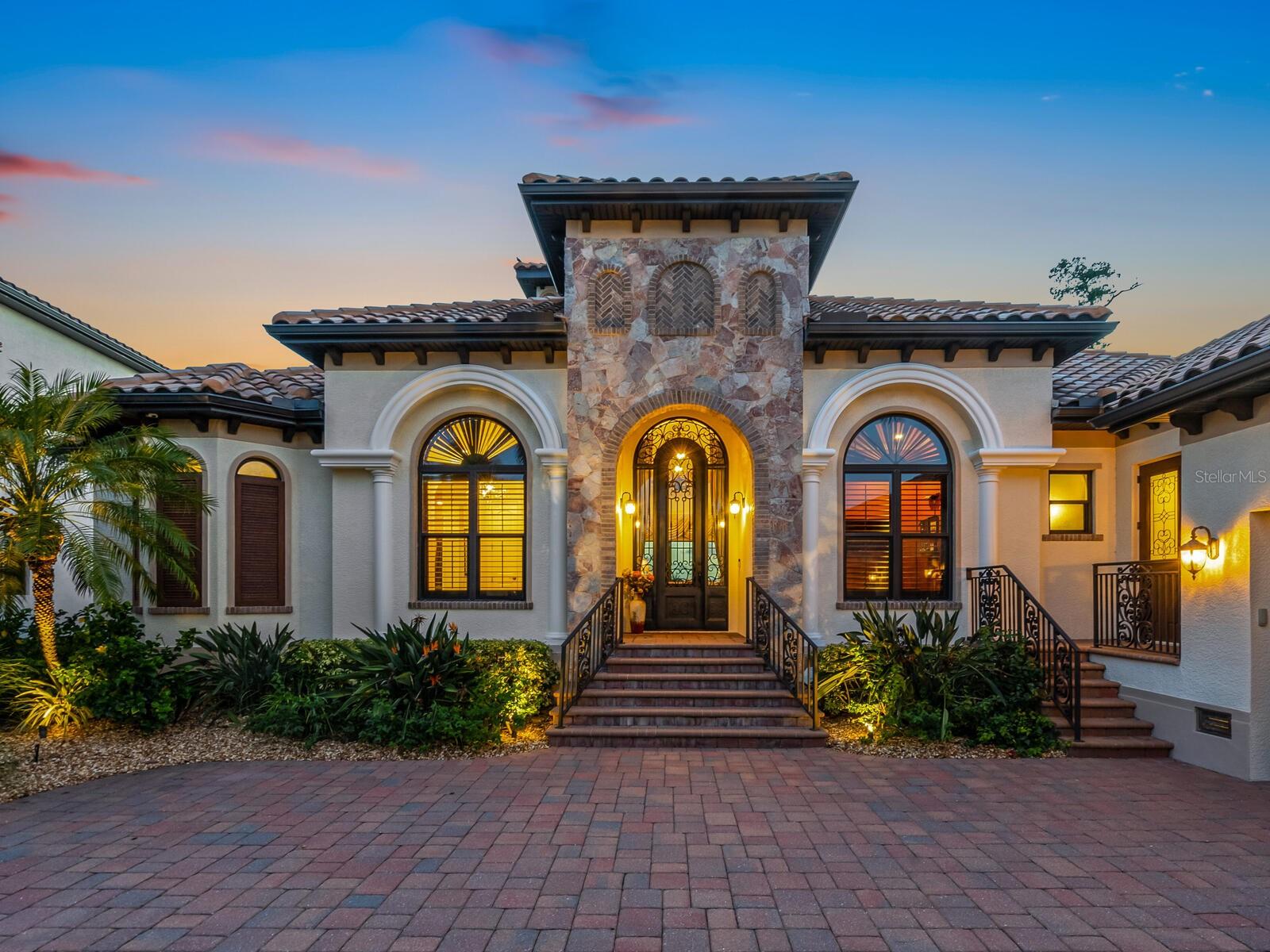 BLACKBURN RIDGE - Residential