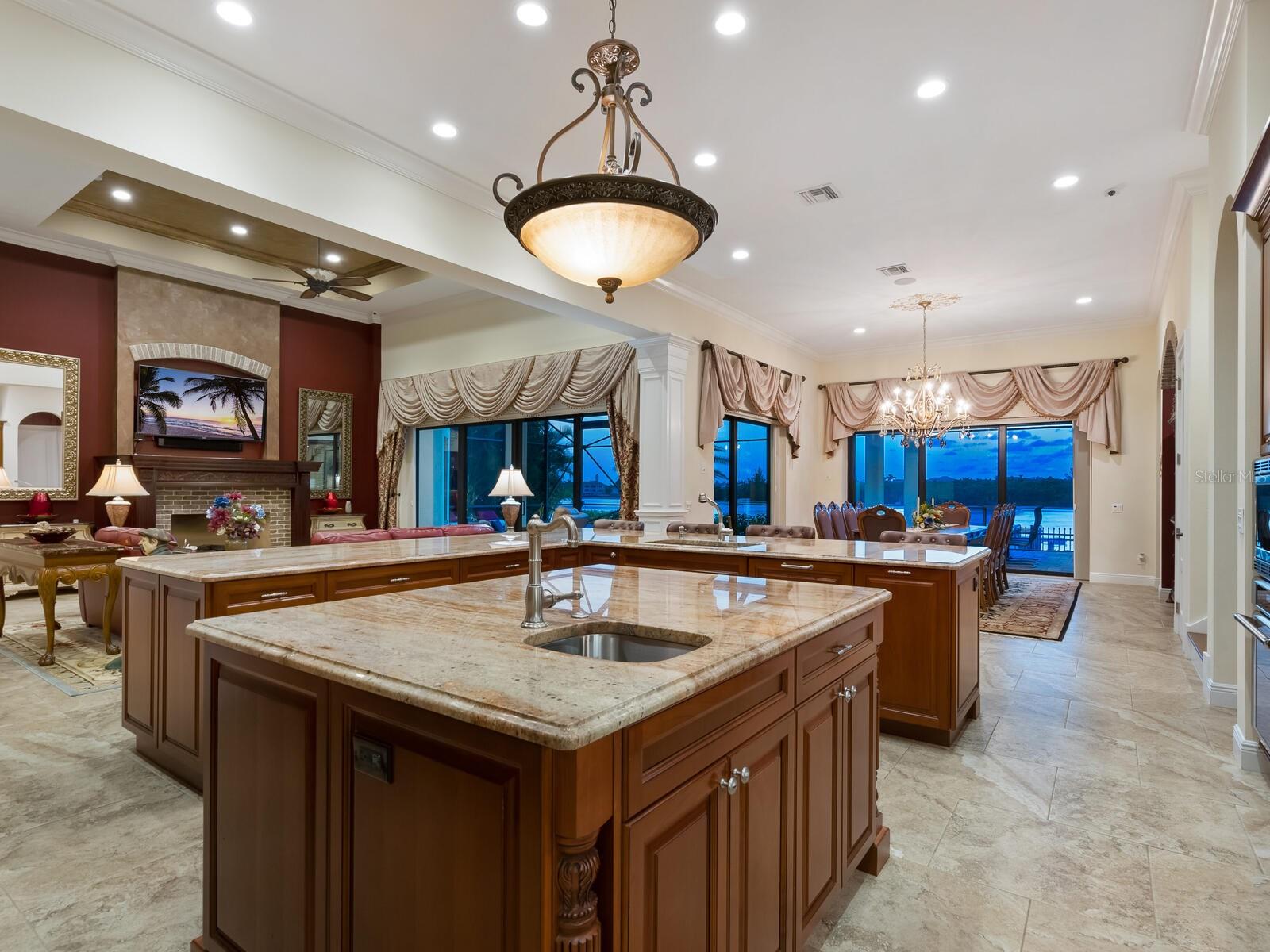 BLACKBURN RIDGE - Residential