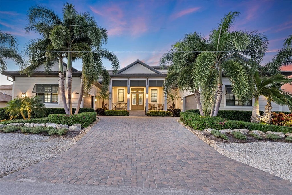 Photo of 1521 Shelburne Lane, Sarasota, FL 34231 (MLS # A4710837)