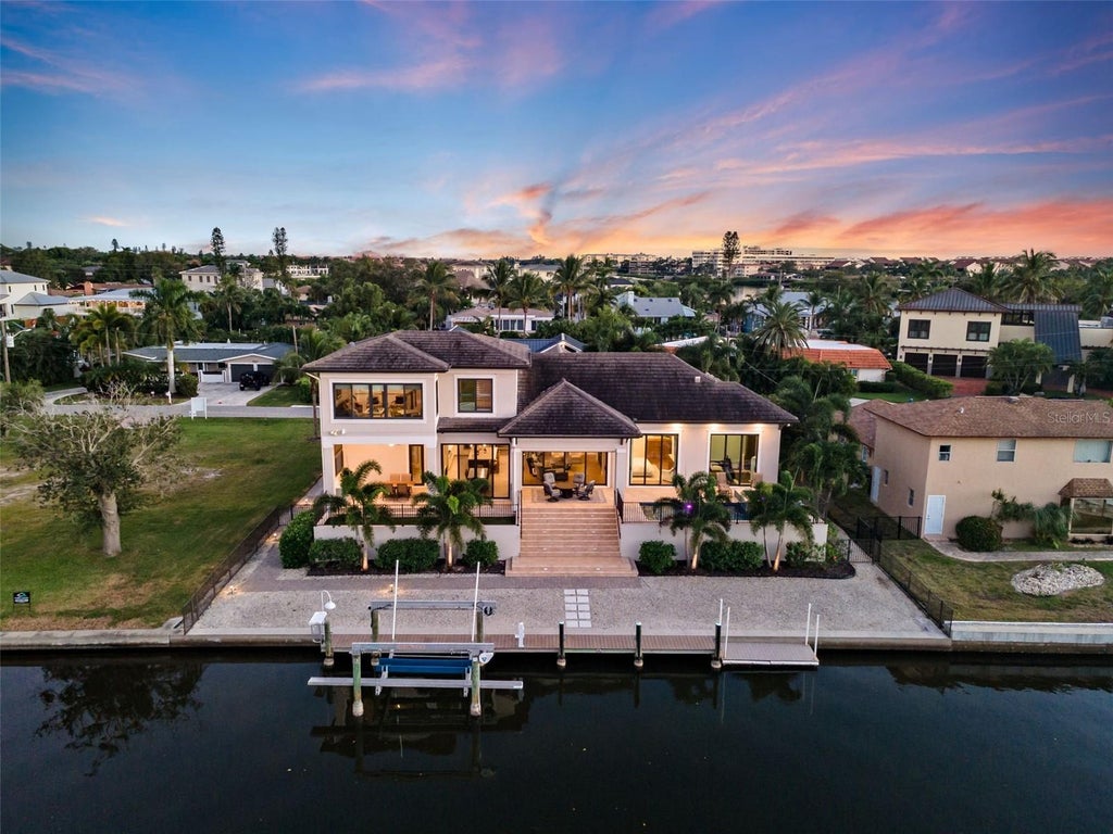 Photo of 1521 Shelburne Lane, Sarasota, FL 34231 (MLS # A4710837)