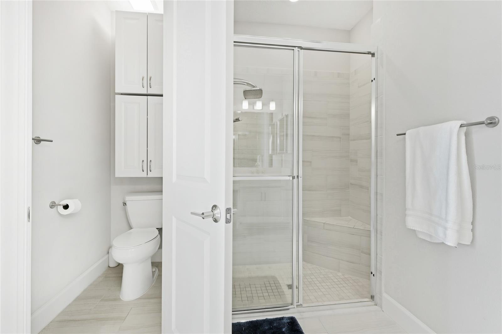 AZARIO ESPLANADE PH VII - Residential