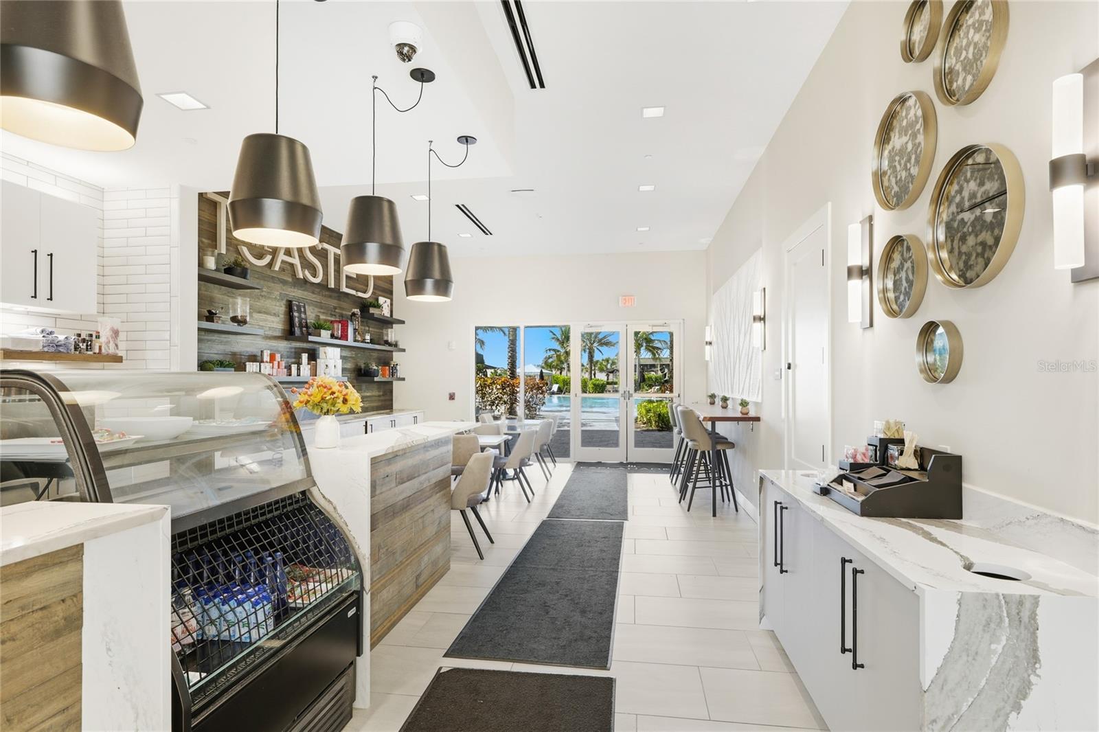 AZARIO ESPLANADE PH VII - Residential