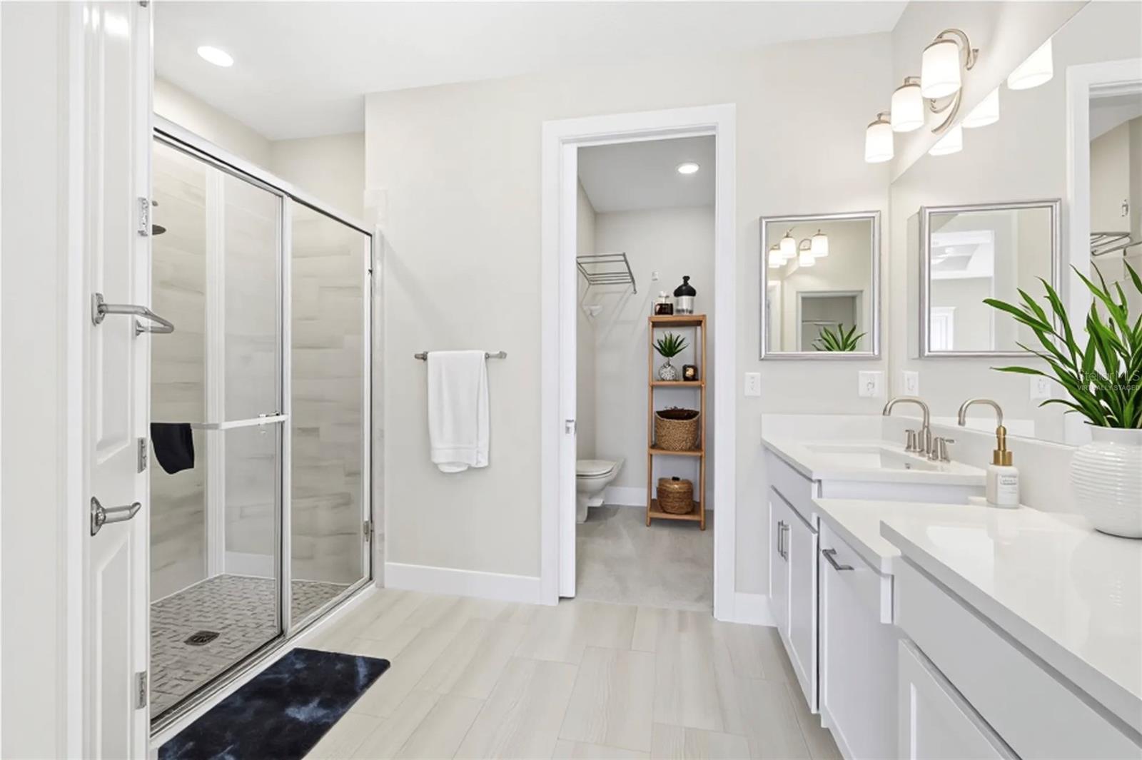 AZARIO ESPLANADE PH VII - Residential