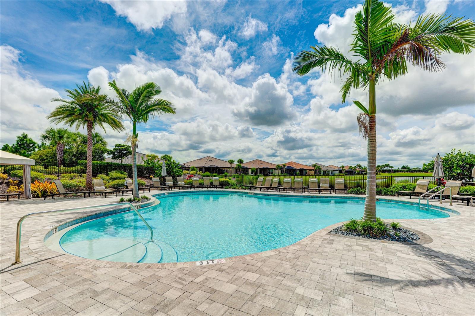 AZARIO ESPLANADE PH VII - Residential