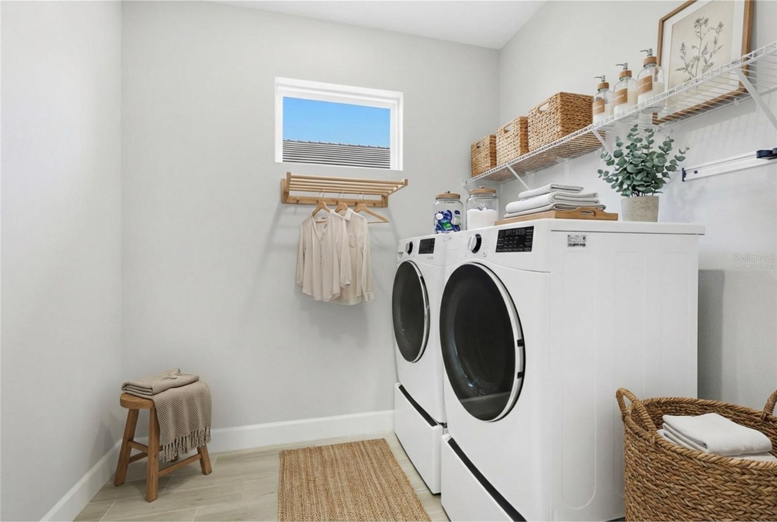 AZARIO ESPLANADE PH VII - Residential