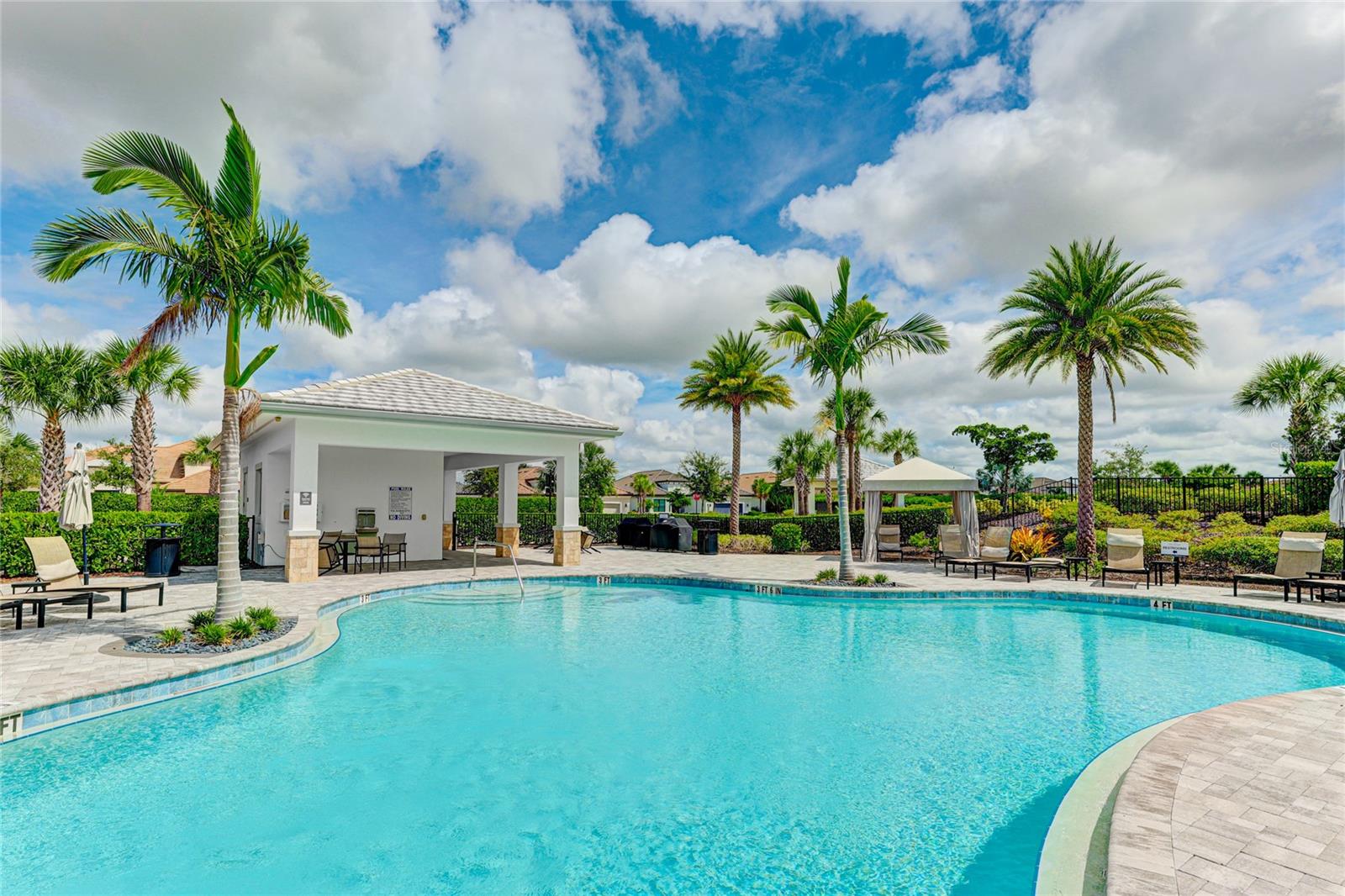 AZARIO ESPLANADE PH VII - Residential