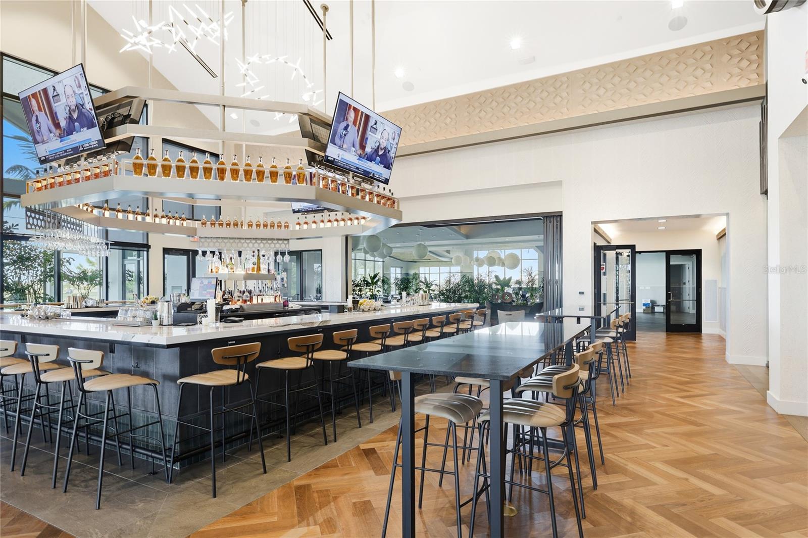 AZARIO ESPLANADE PH VII - Residential