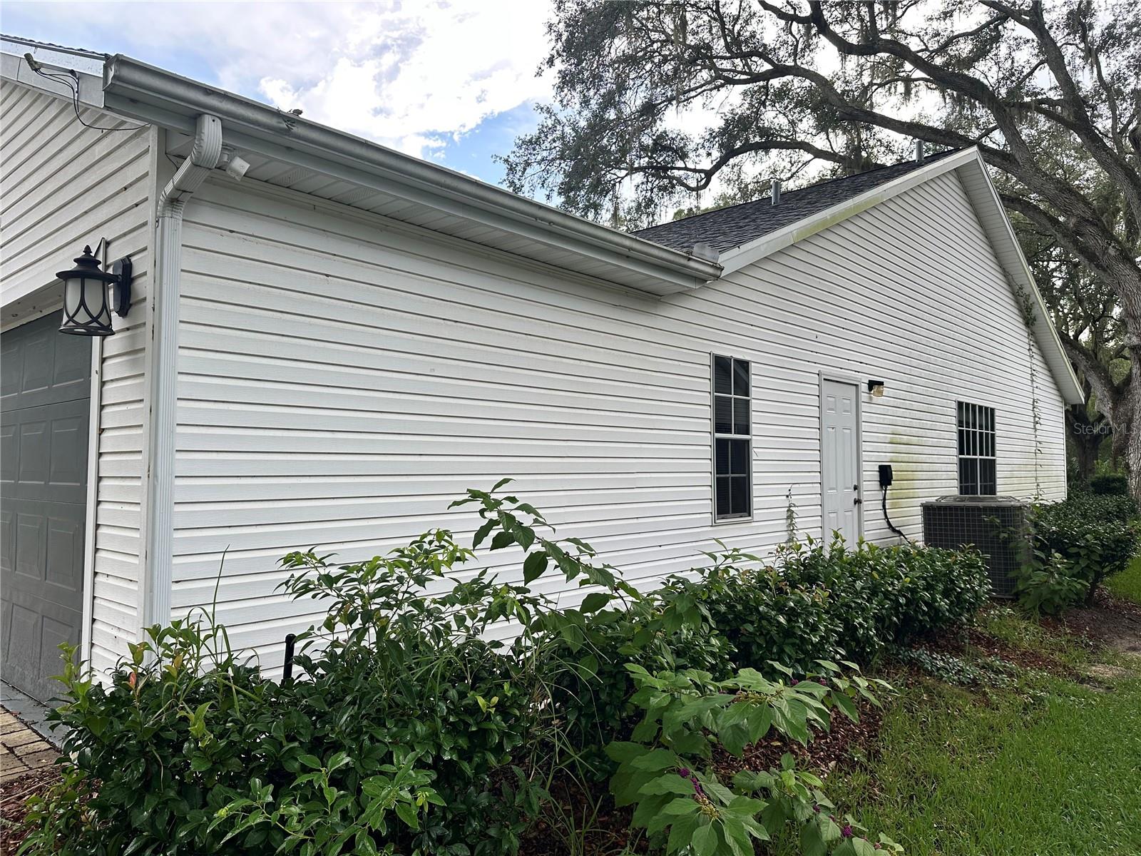 4242 LEAFWAY CIRCLE