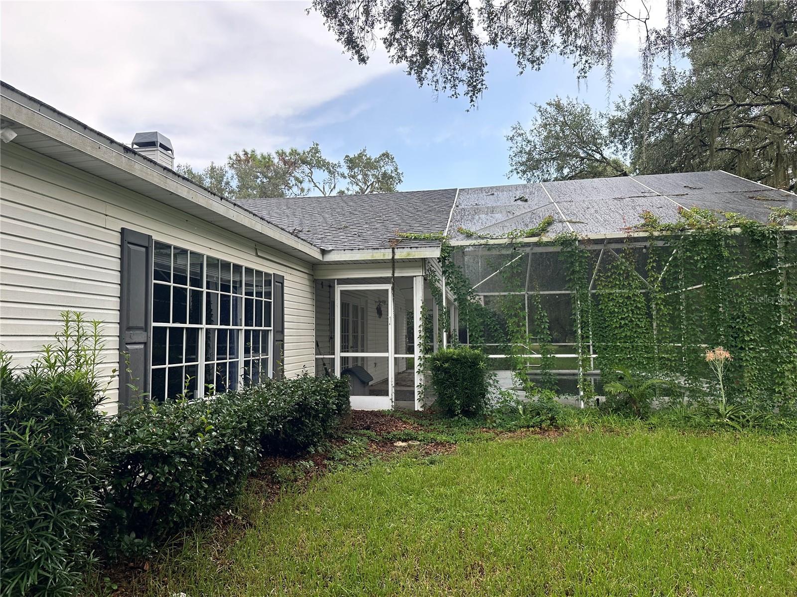 4242 LEAFWAY CIRCLE