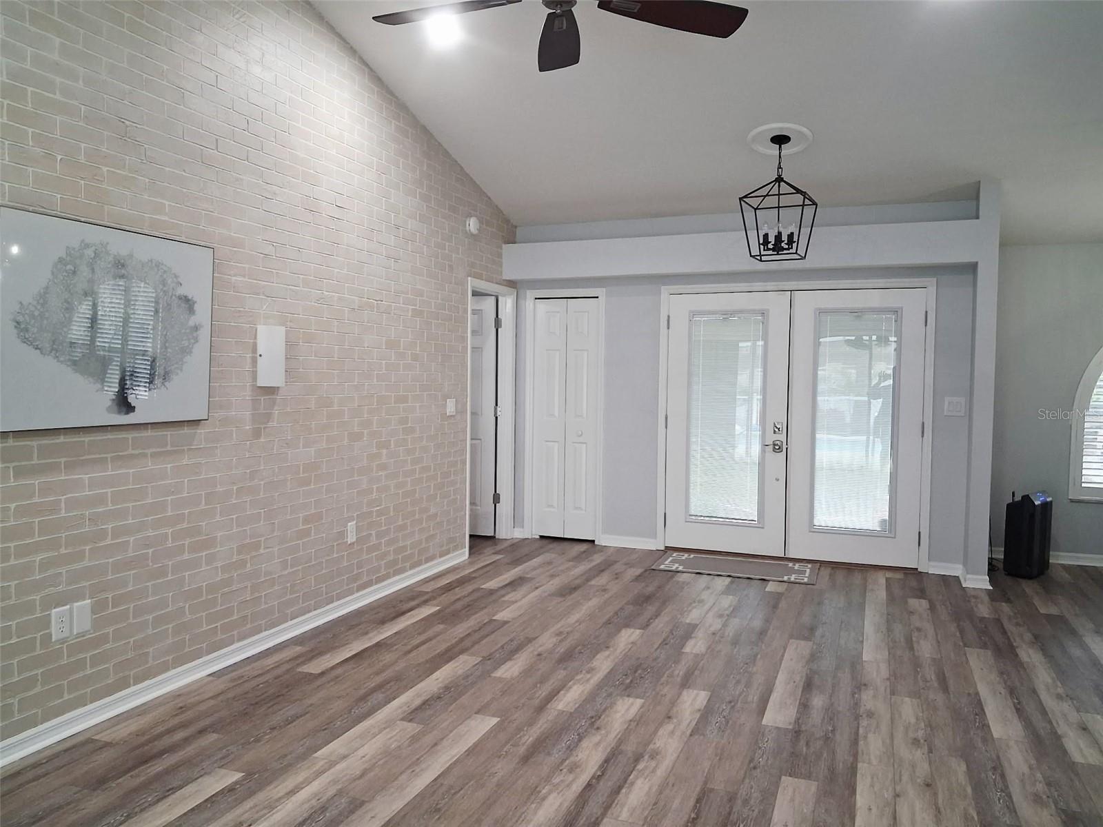 ISLAND WALK EAST - Residential