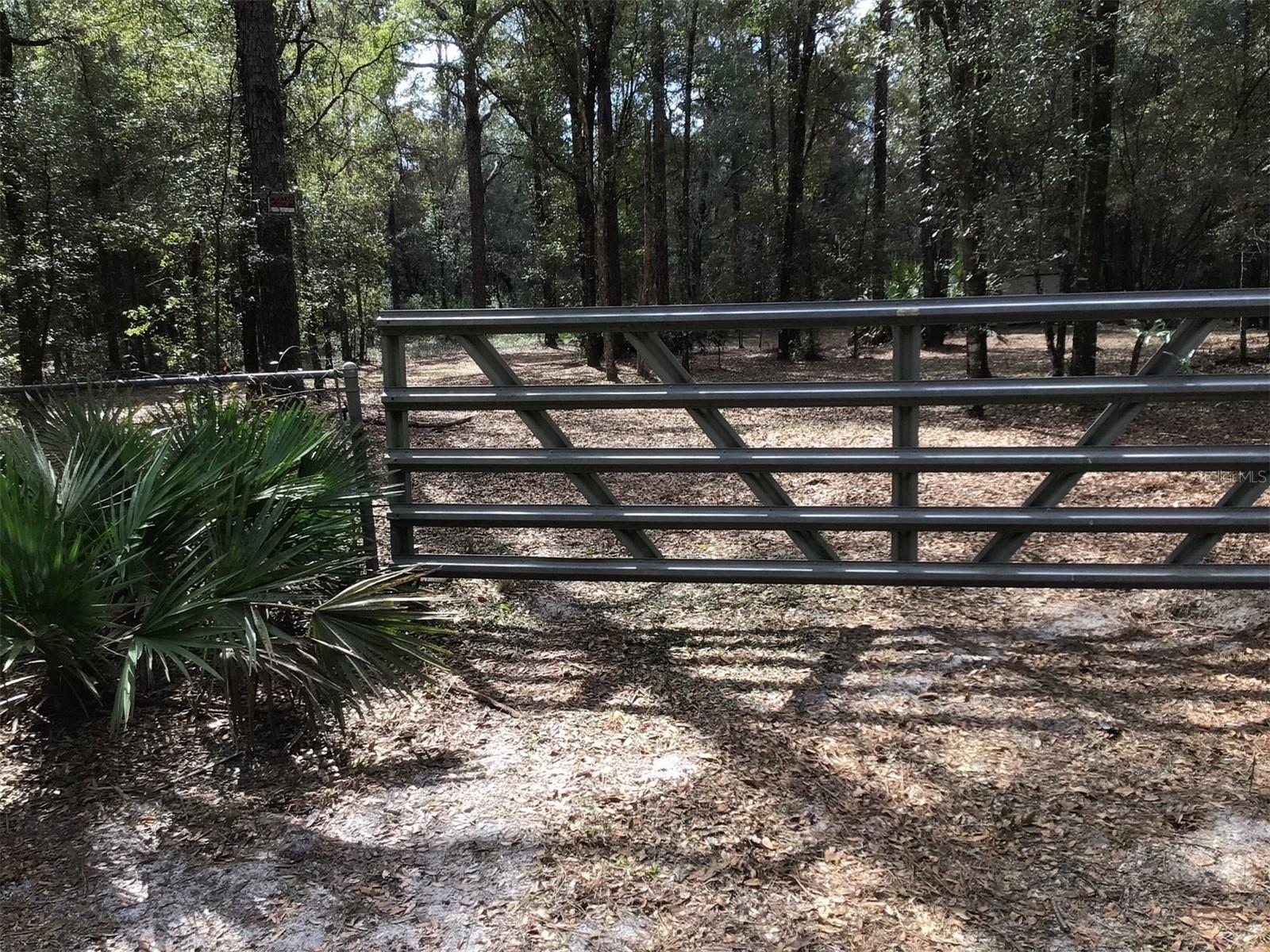 FLORIDA HIGHLANDS - Land