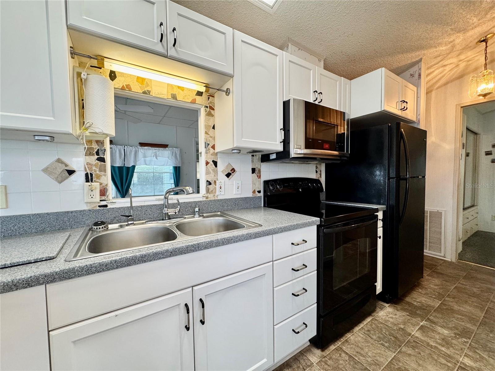 AMERICAN CONDOMINIUM PARKS-ZEPHYRHILLS - Residential