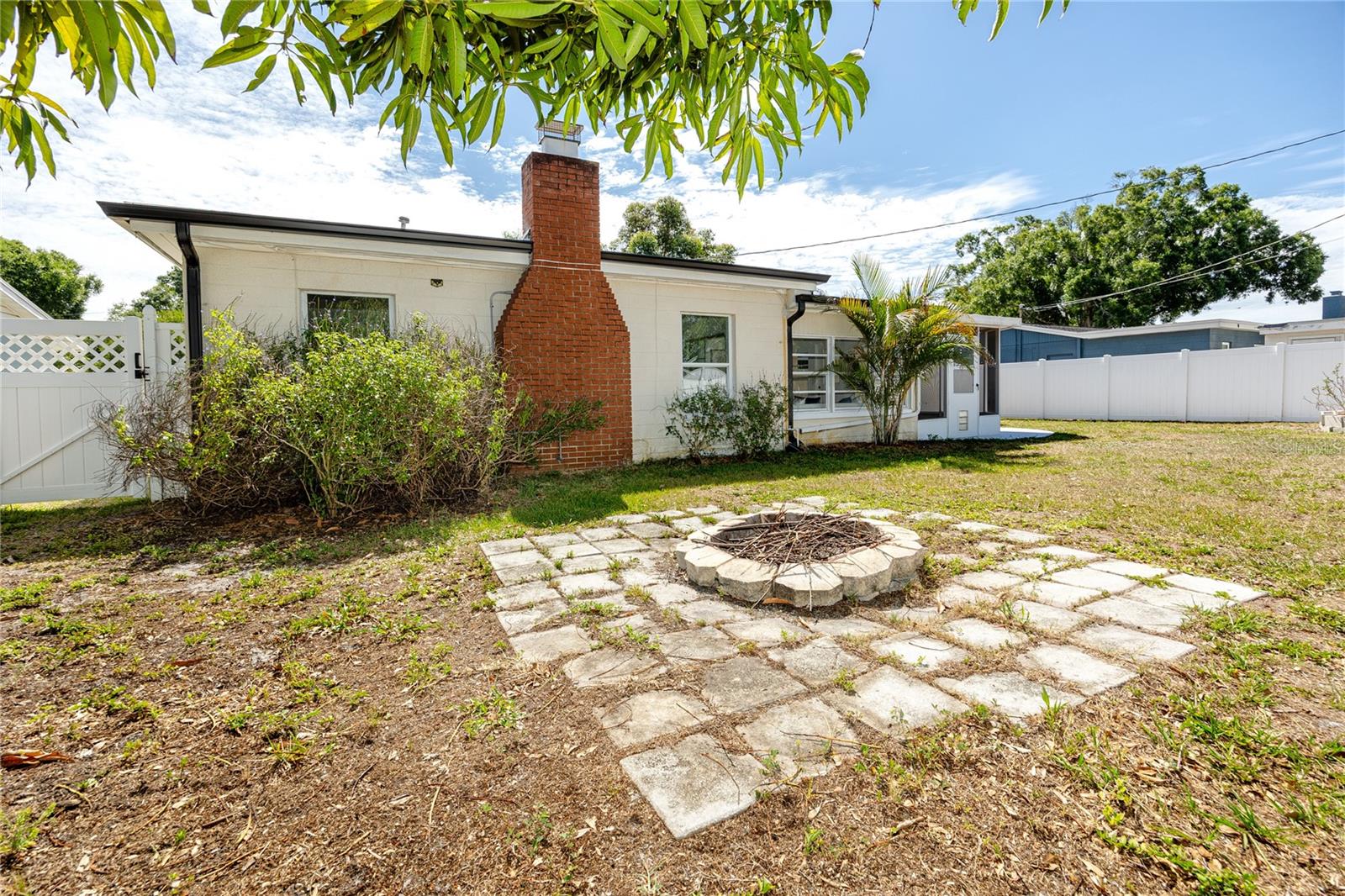 MEADOW LAWN 15TH ADD - Residential