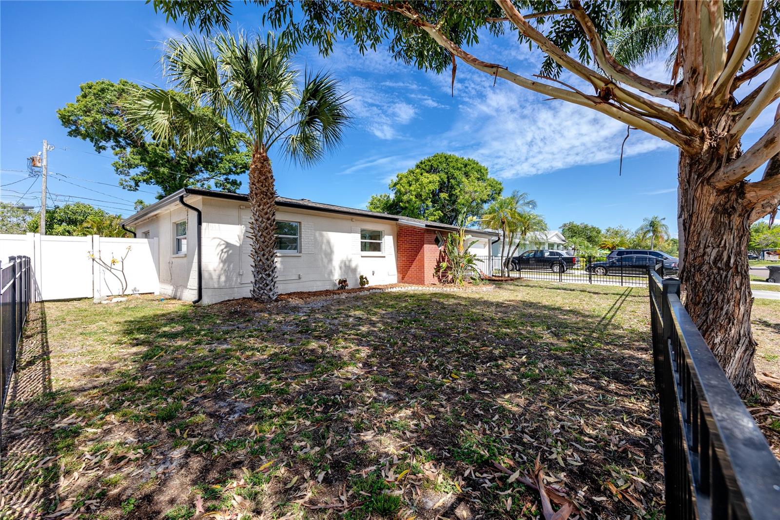 MEADOW LAWN 15TH ADD - Residential