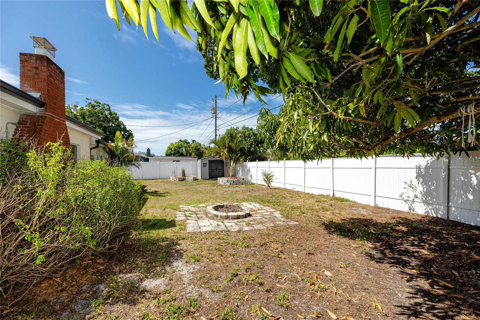 MEADOW LAWN 15TH ADD - Residential