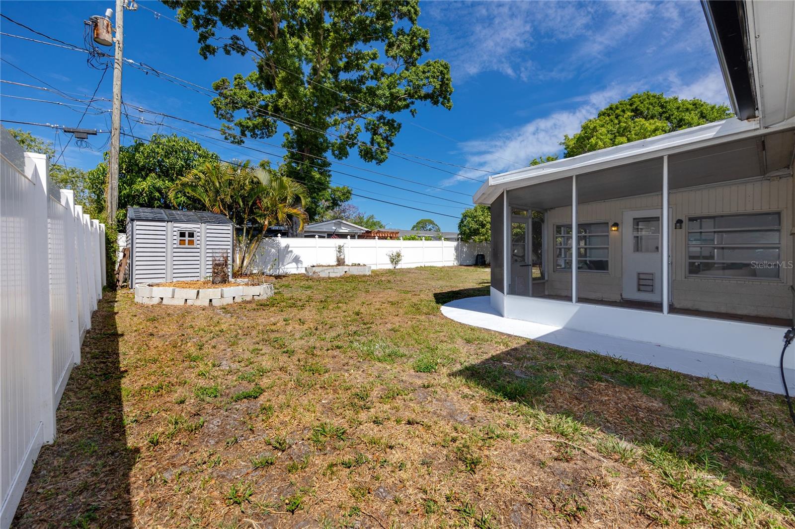 MEADOW LAWN 15TH ADD - Residential