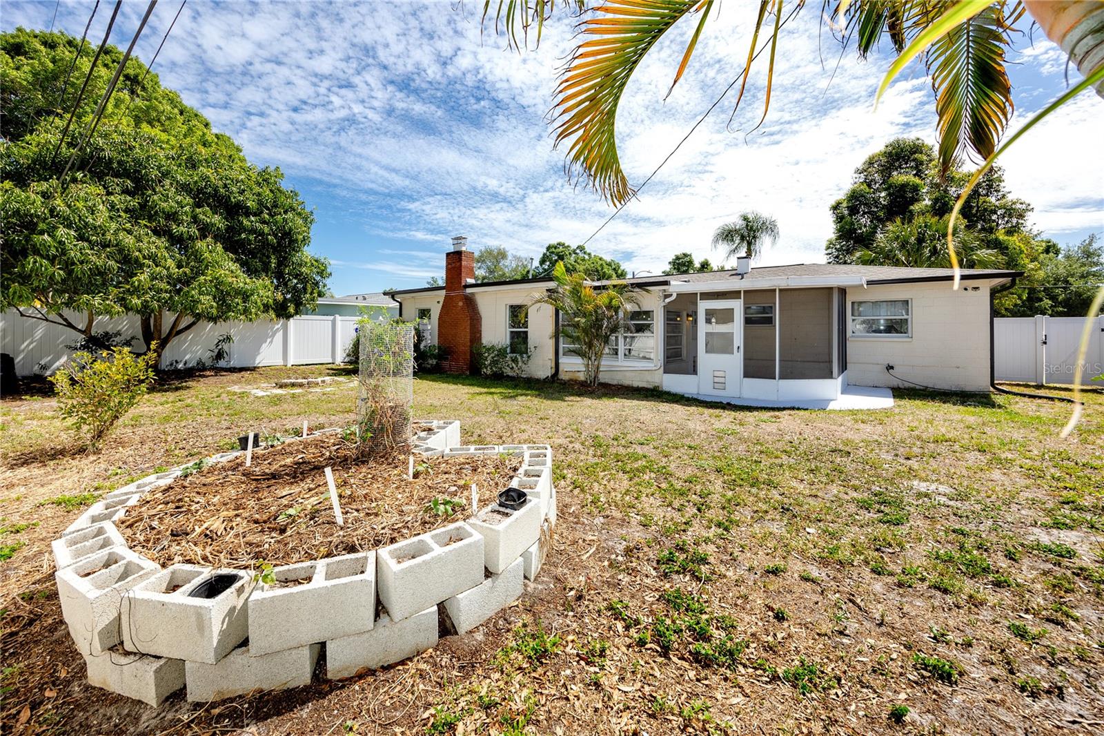 MEADOW LAWN 15TH ADD - Residential