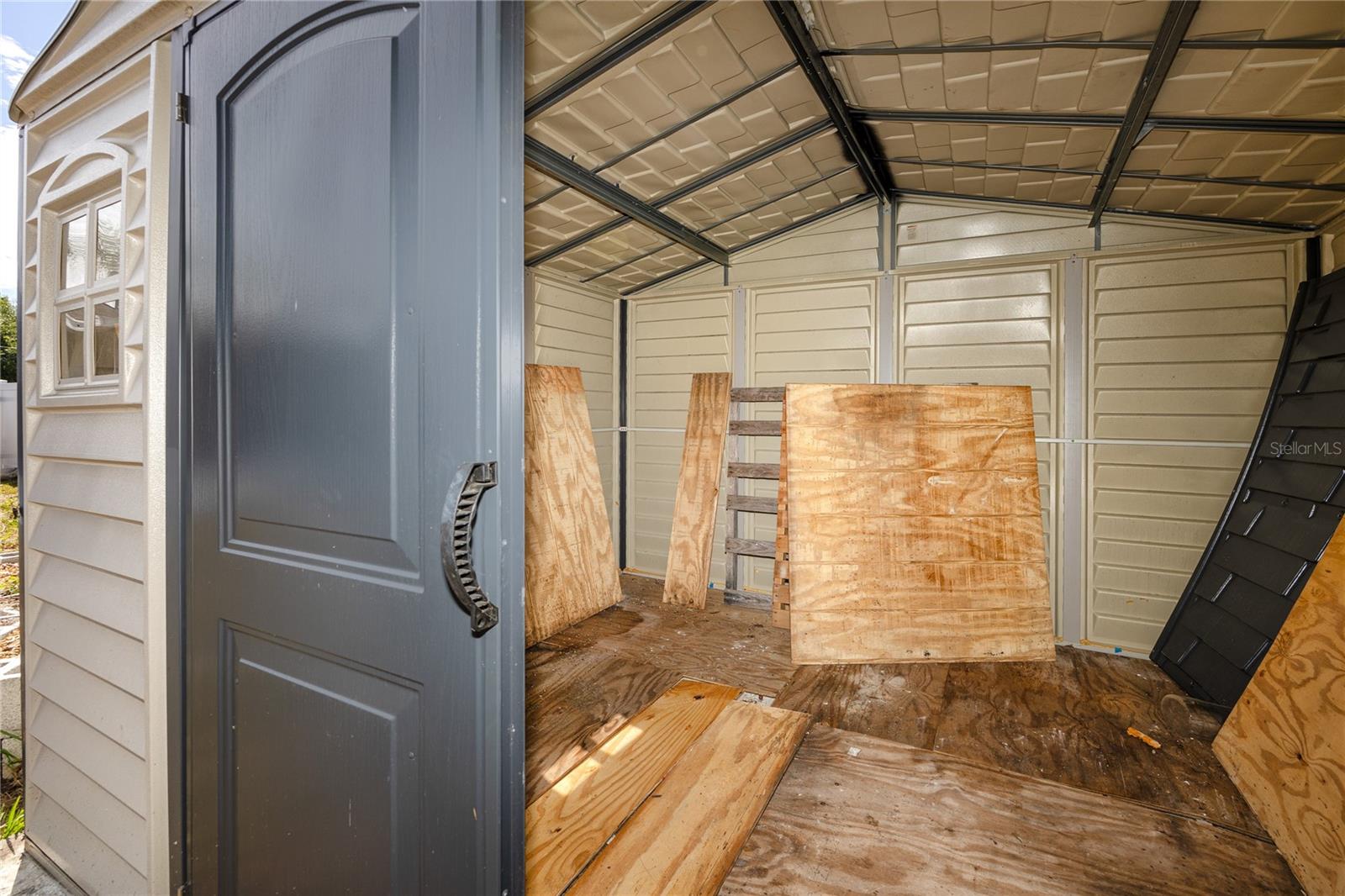 MEADOW LAWN 15TH ADD - Residential