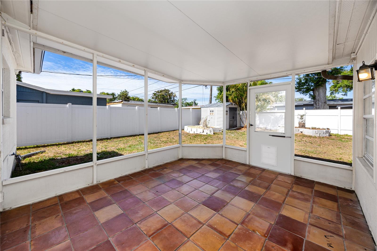 MEADOW LAWN 15TH ADD - Residential