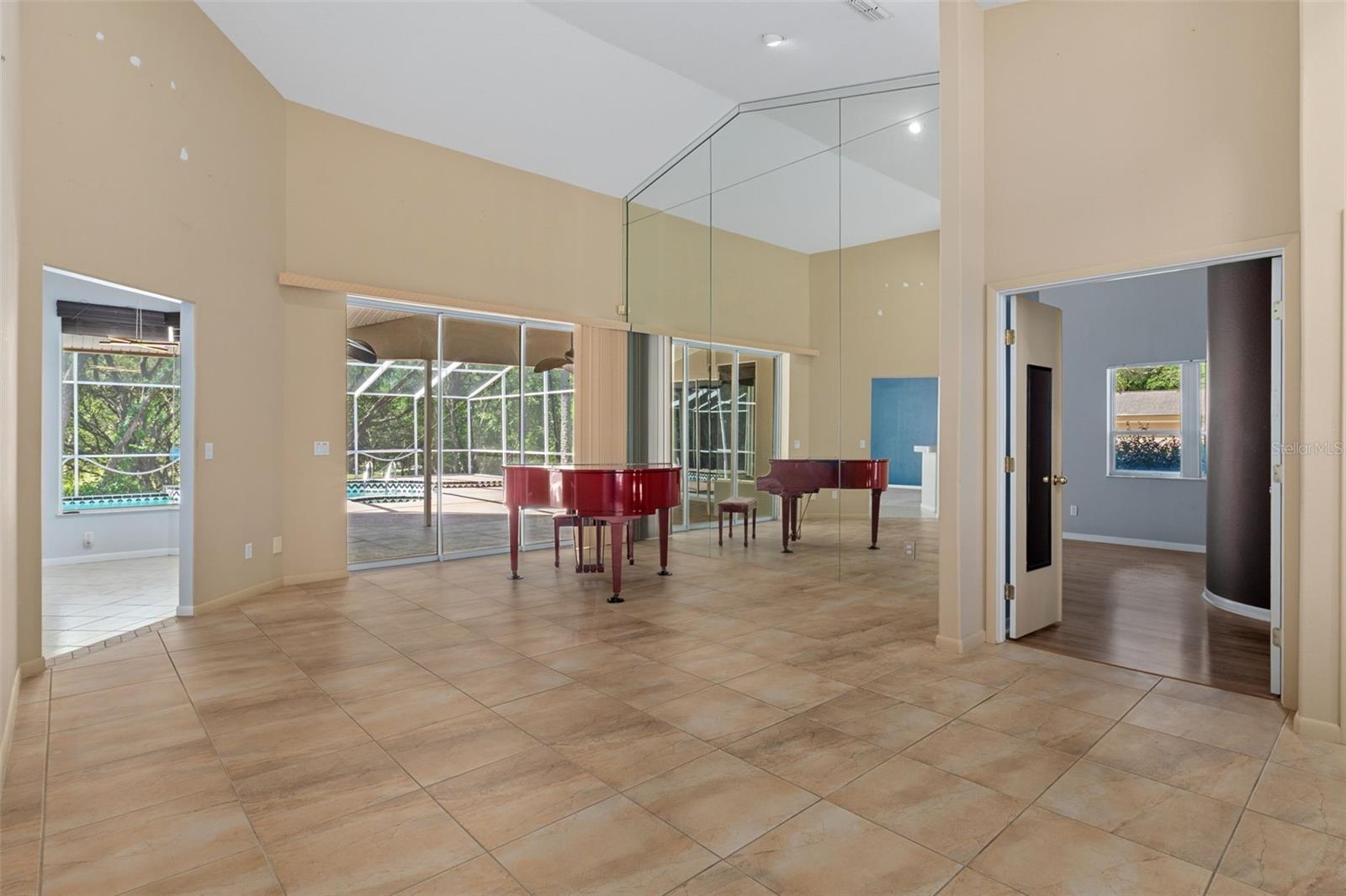 FAIRVIEW ESTATES - Residential