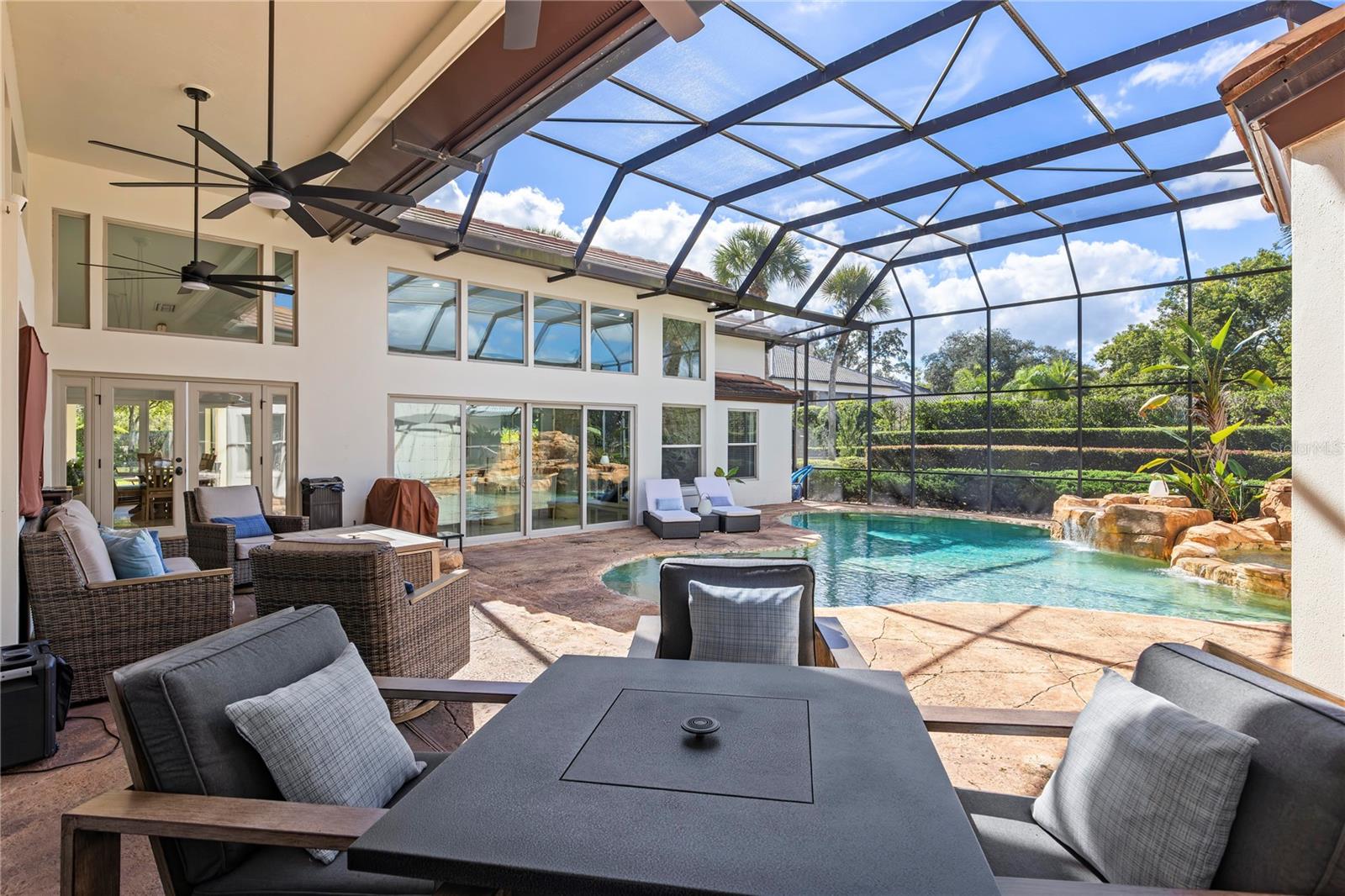 CHESTNUT HILL - Residential