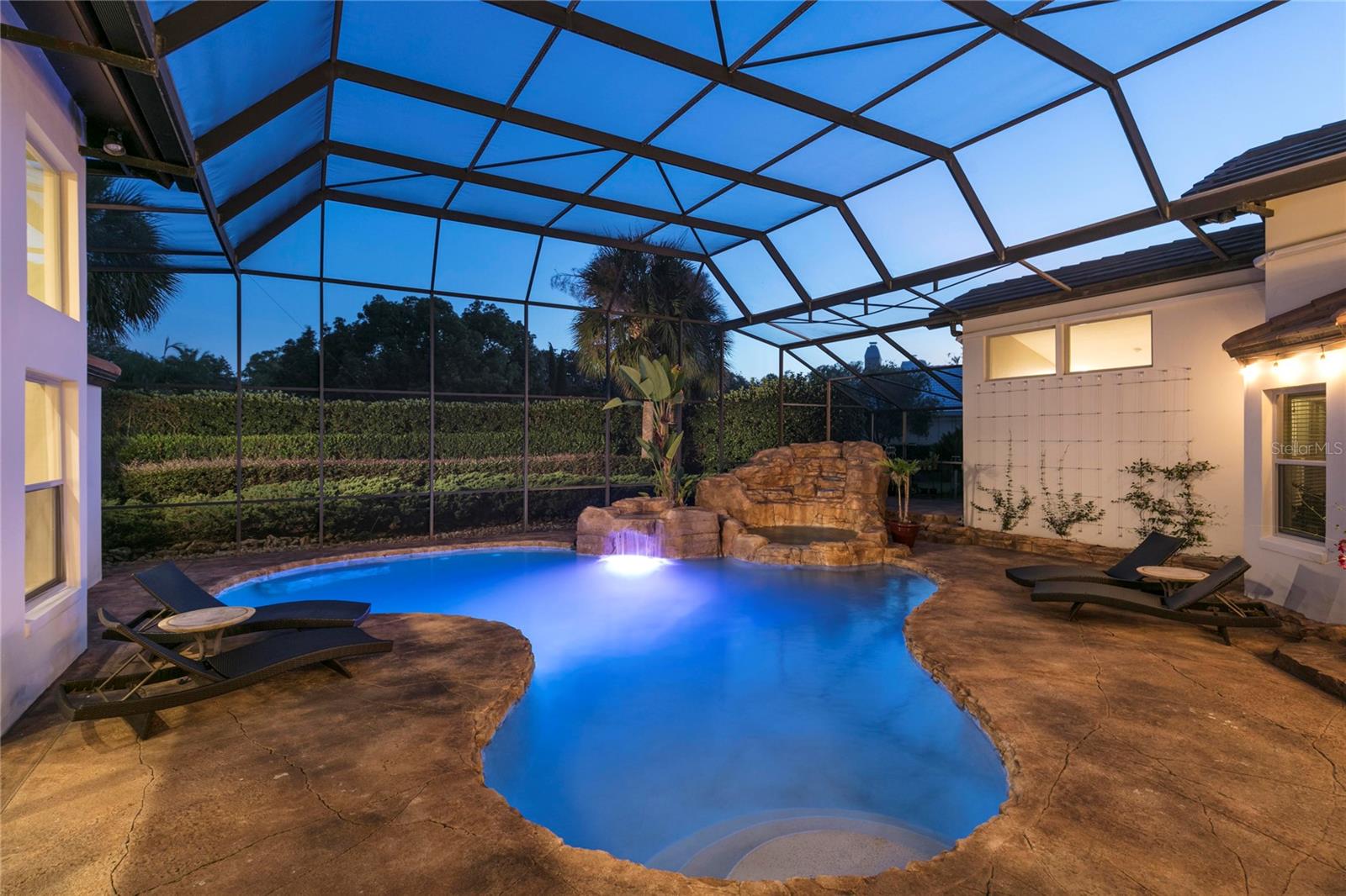 CHESTNUT HILL - Residential