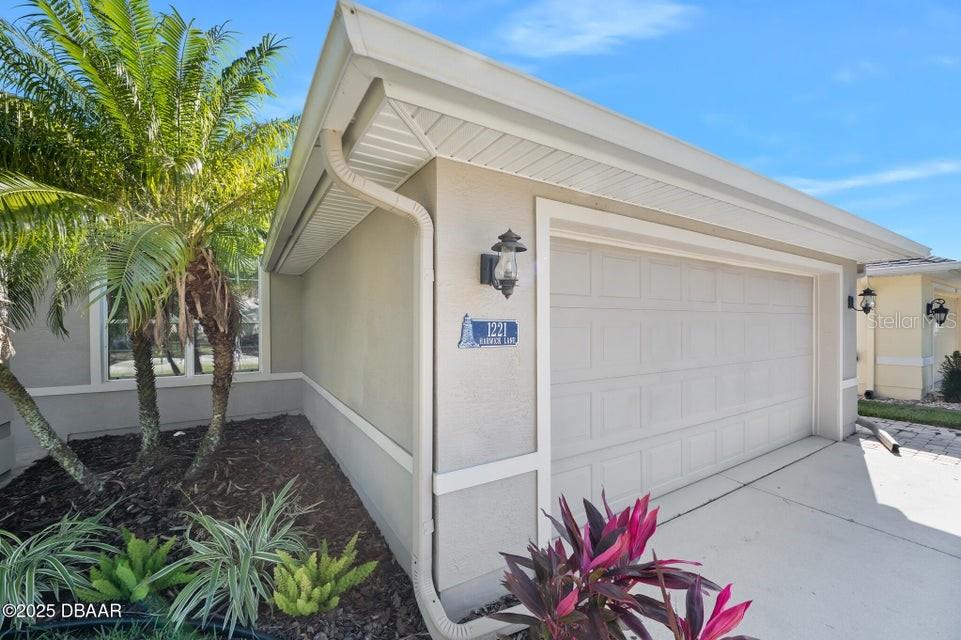 1221 HARWICK LANE
