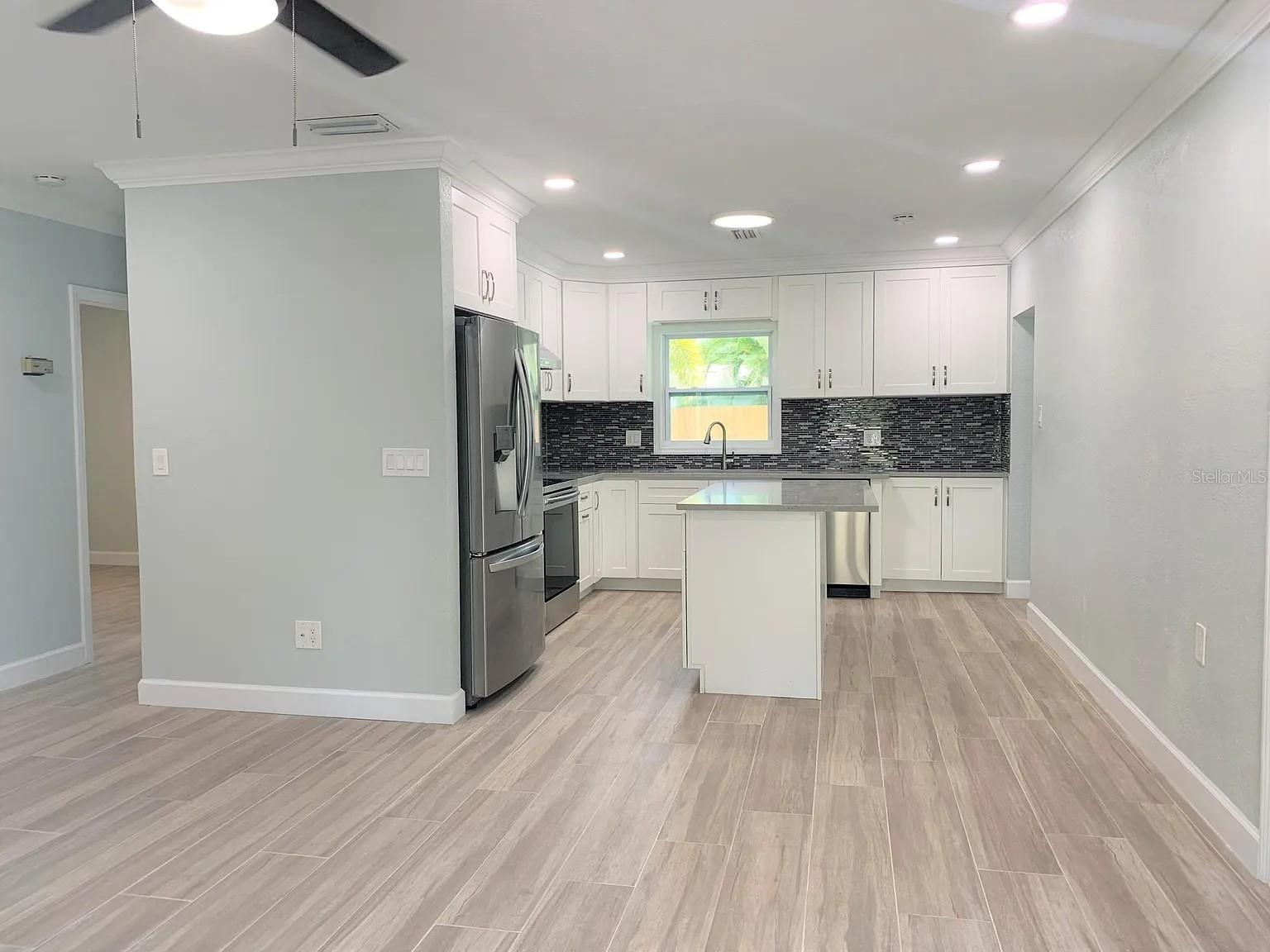 HARBOR OAKS - Residential Lease