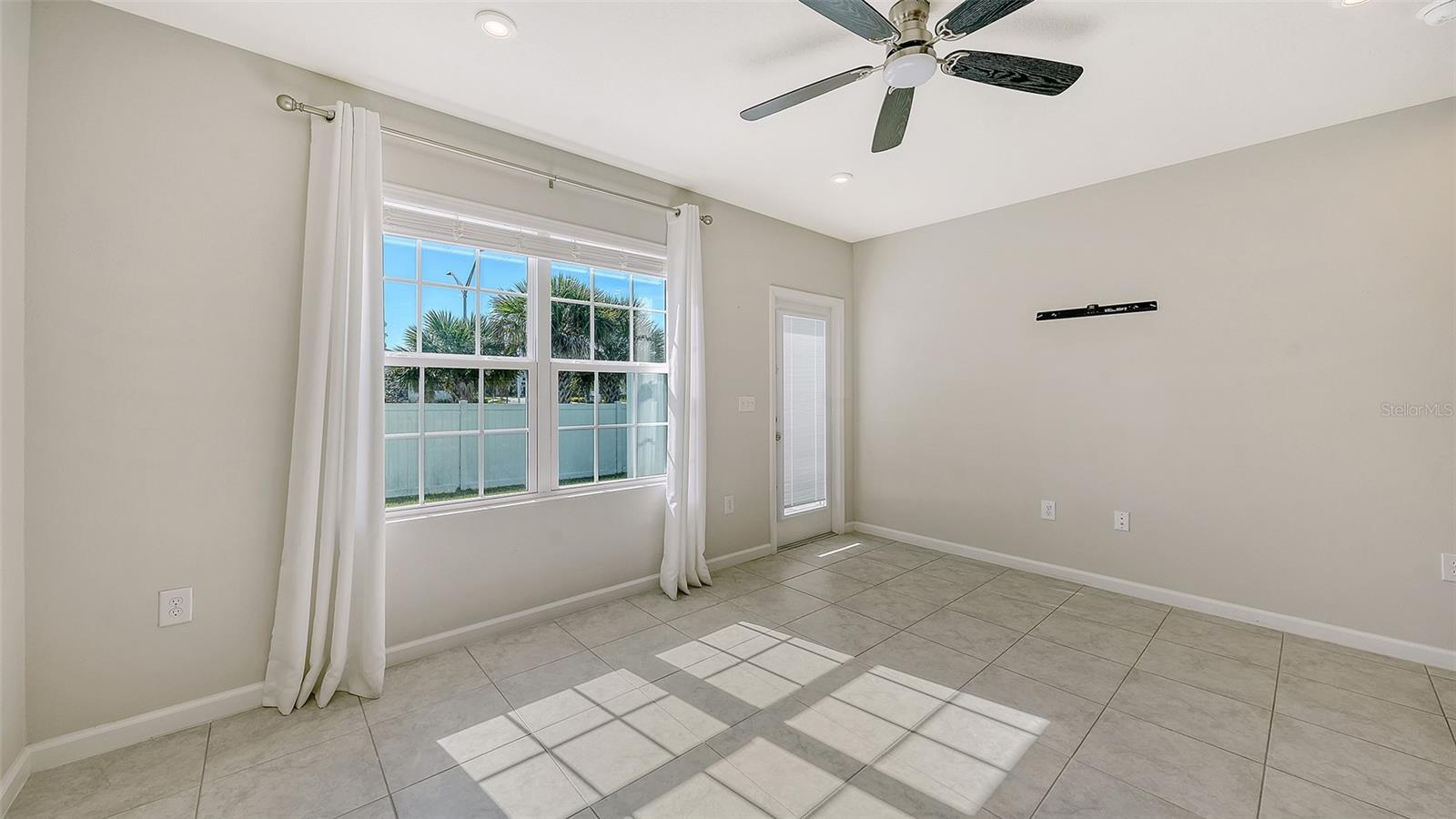 AVALON WOODS - Residential