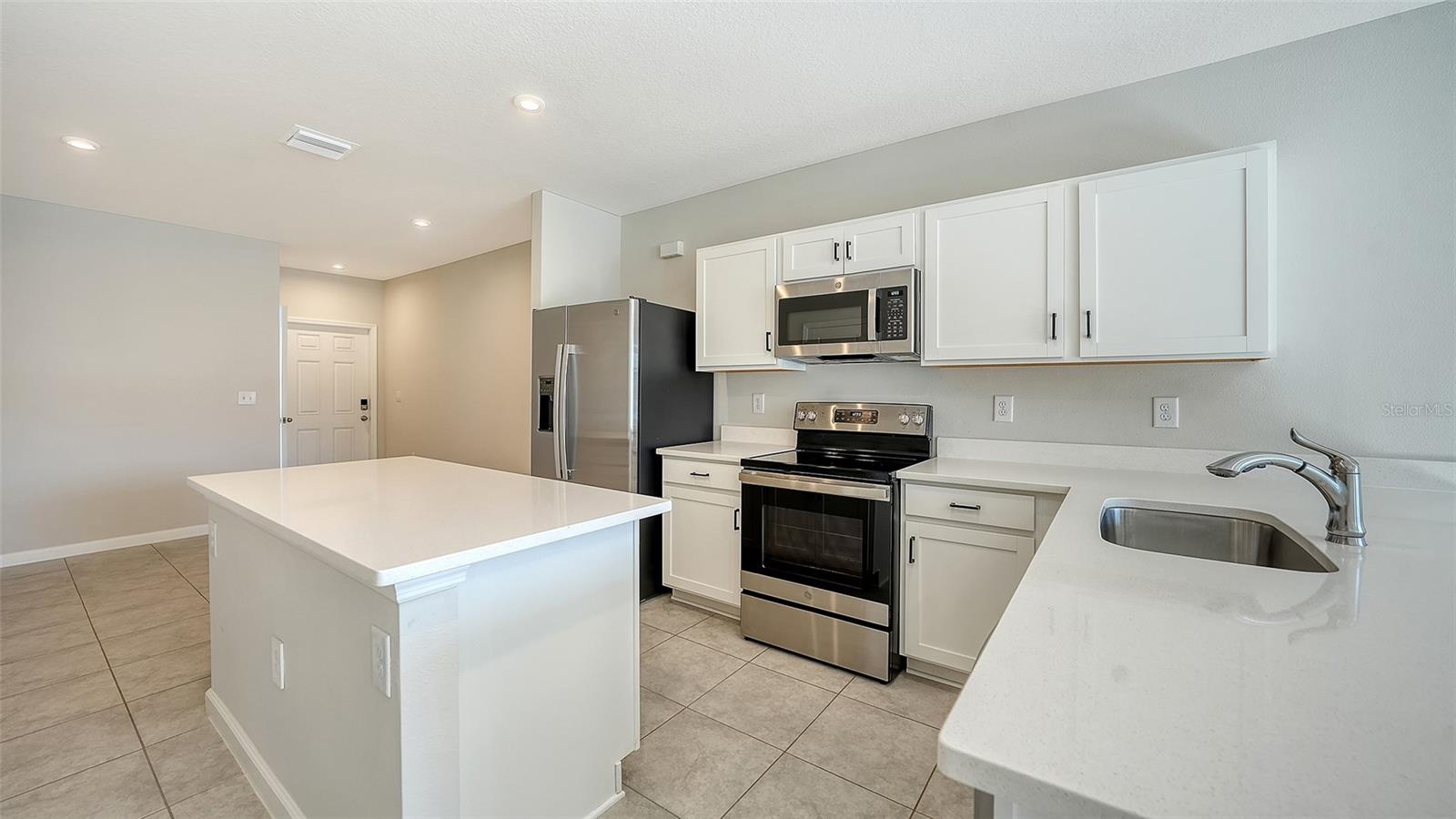 AVALON WOODS - Residential