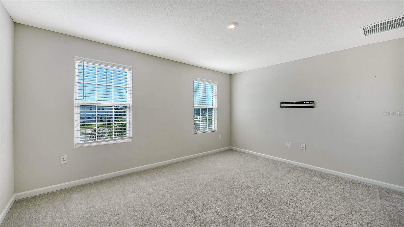 AVALON WOODS - Residential